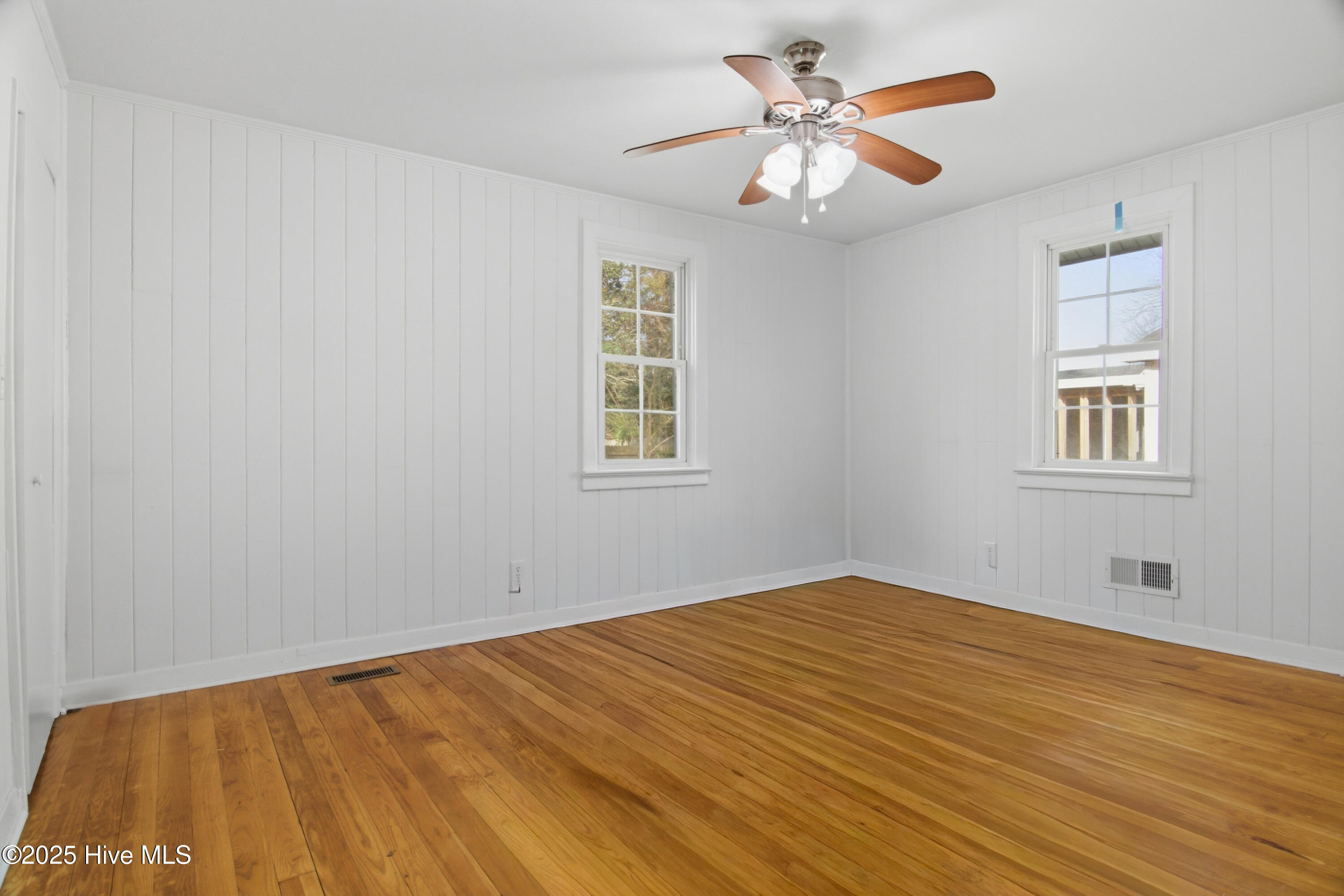 100546827 | Photo 10