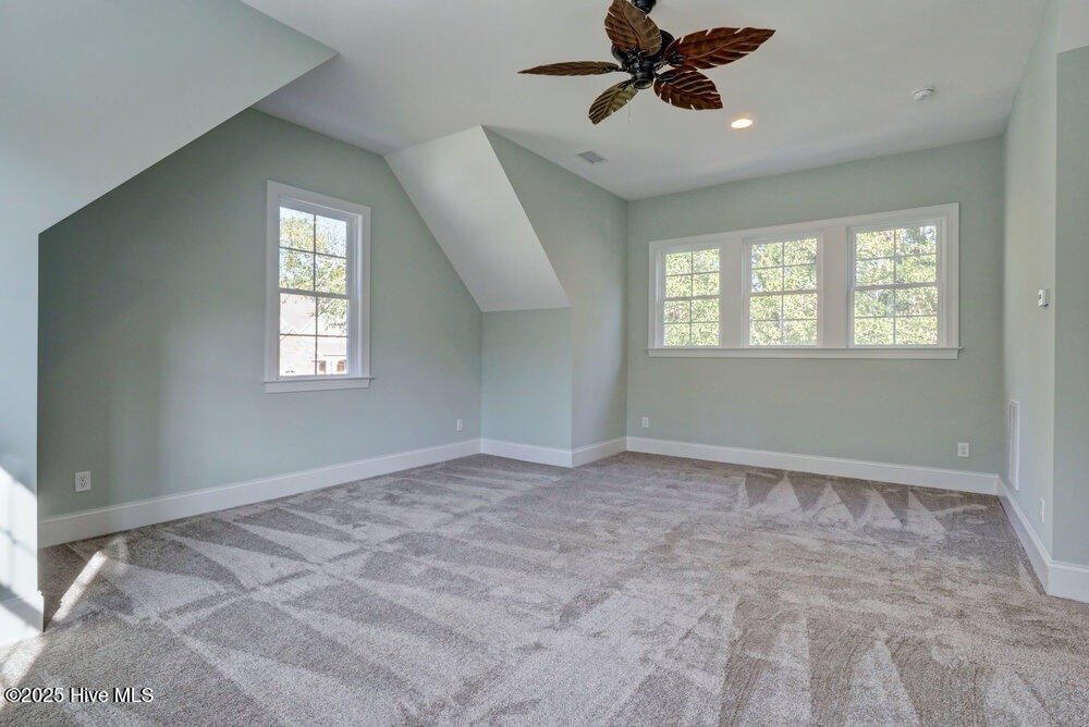 100533564 | Photo 28