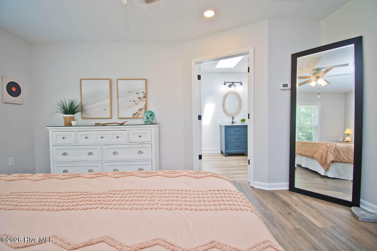 100569264 | Photo 14