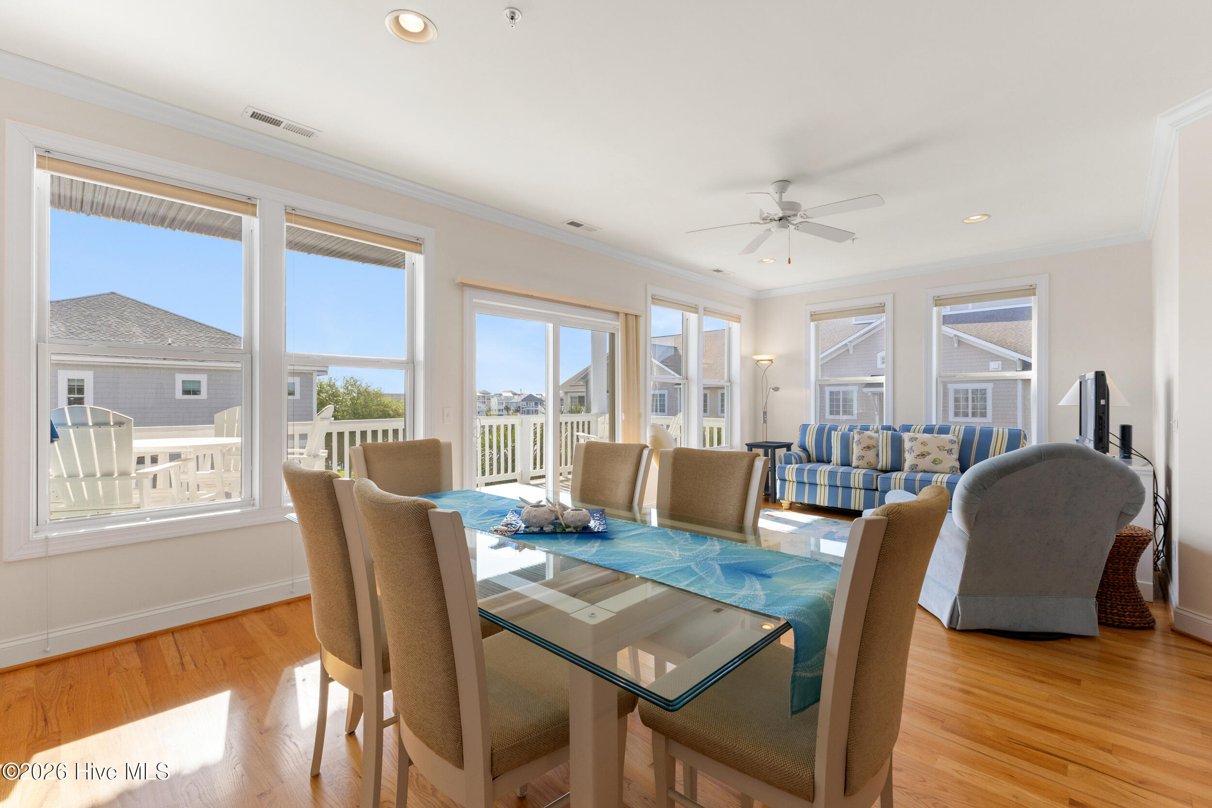 100567123 | Photo 10