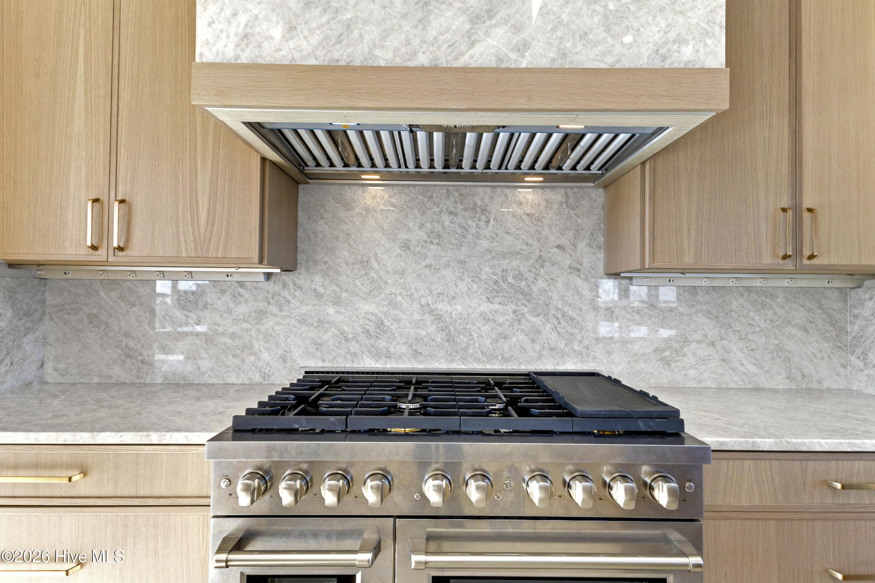 100551953 | Photo 31