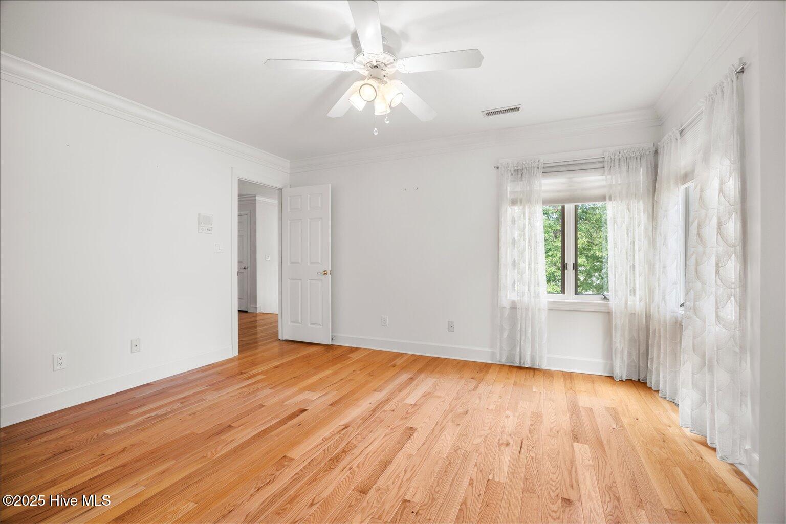 100527258 | Photo 42