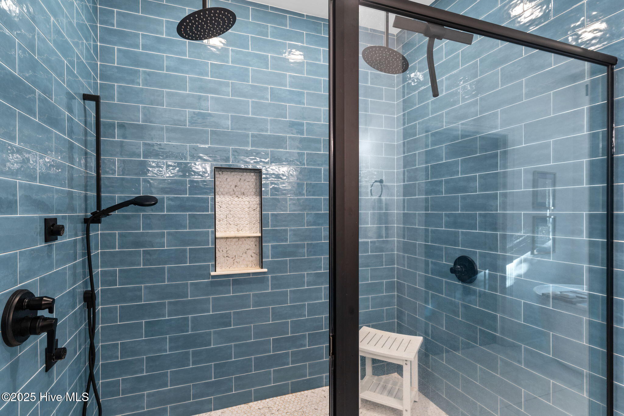 100541754 | Photo 33