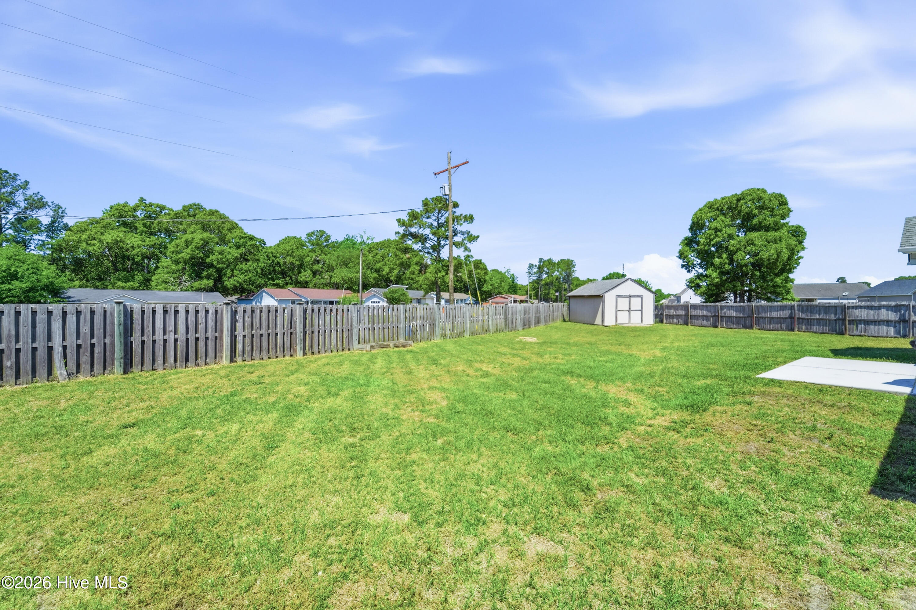 100568349 | Photo 17