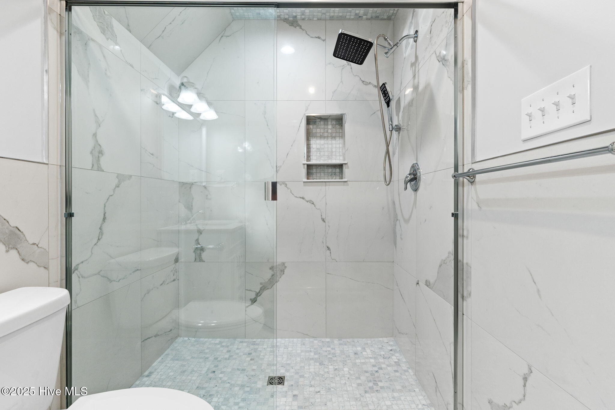 100543428 | Photo 34