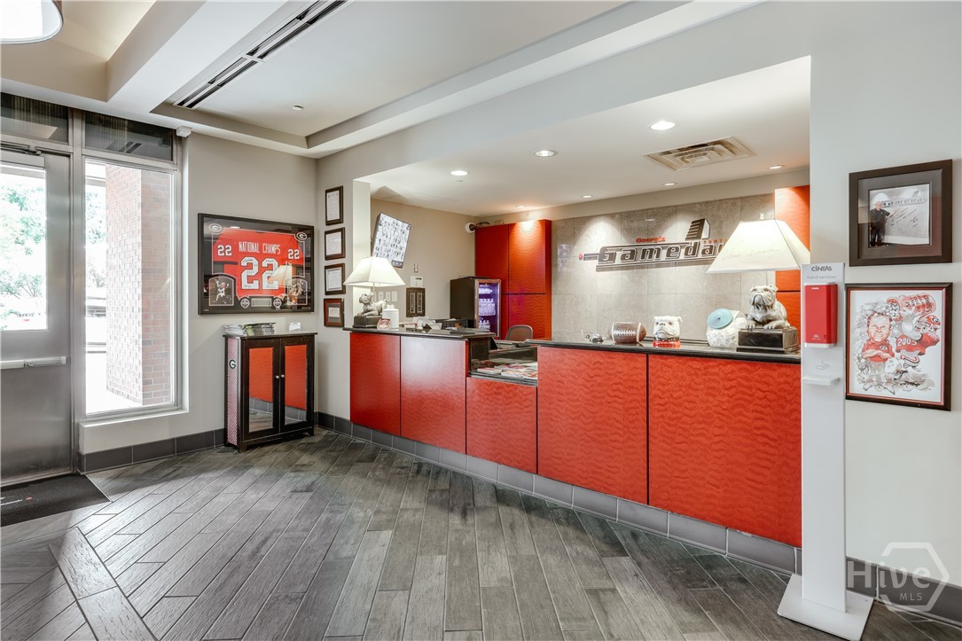 250 W Broad Street 706