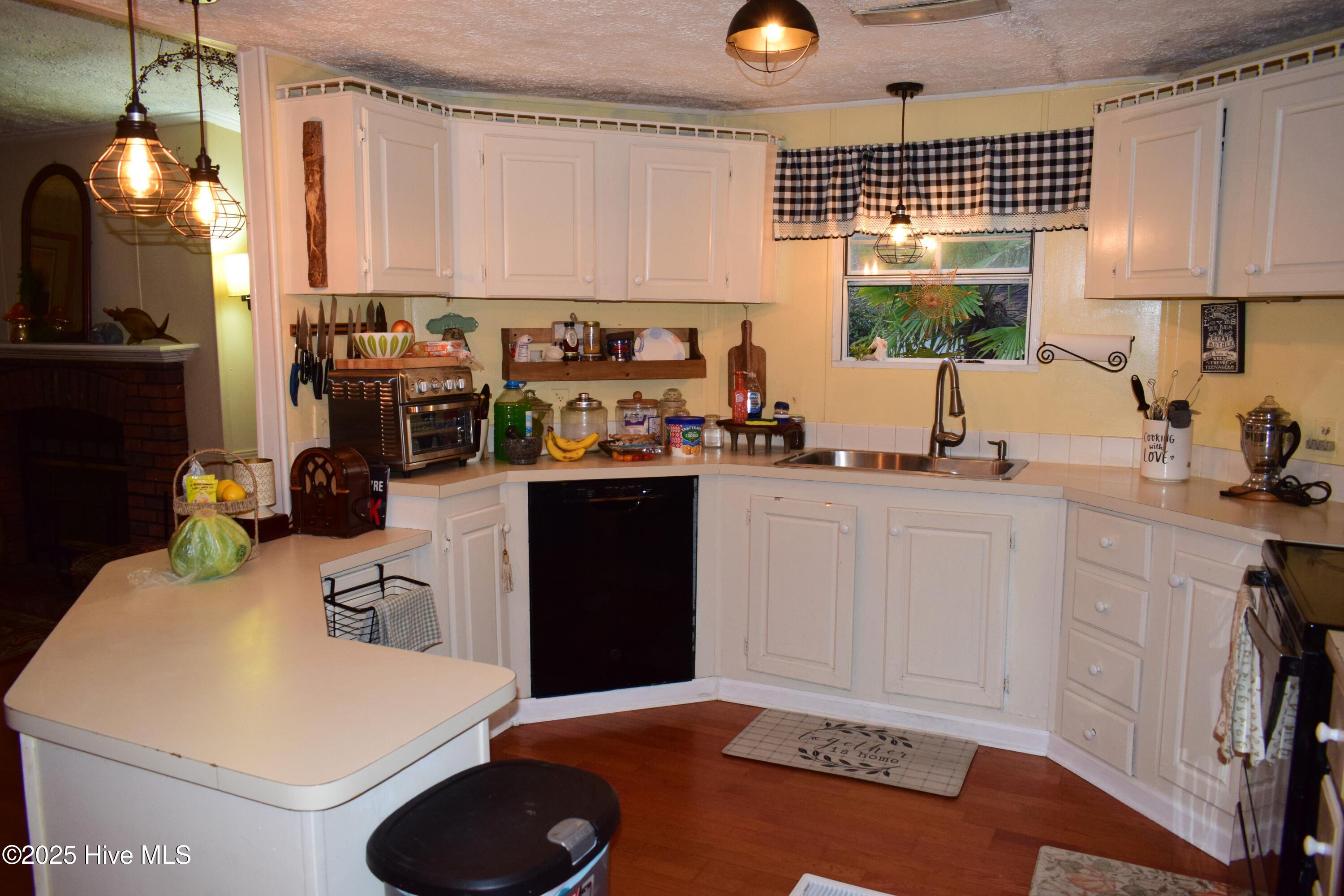 100543289 | Photo 18