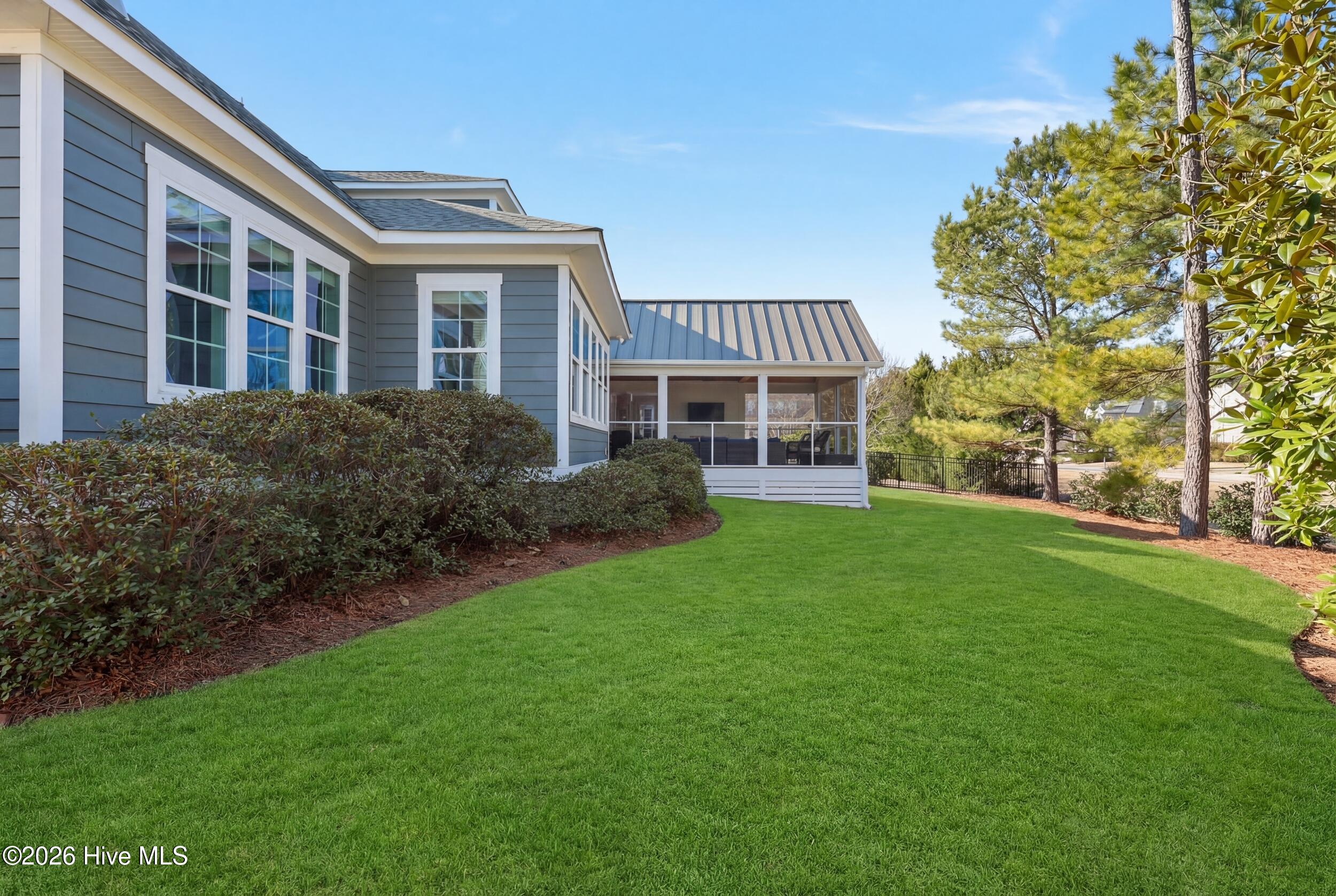 100554068 | Photo 50