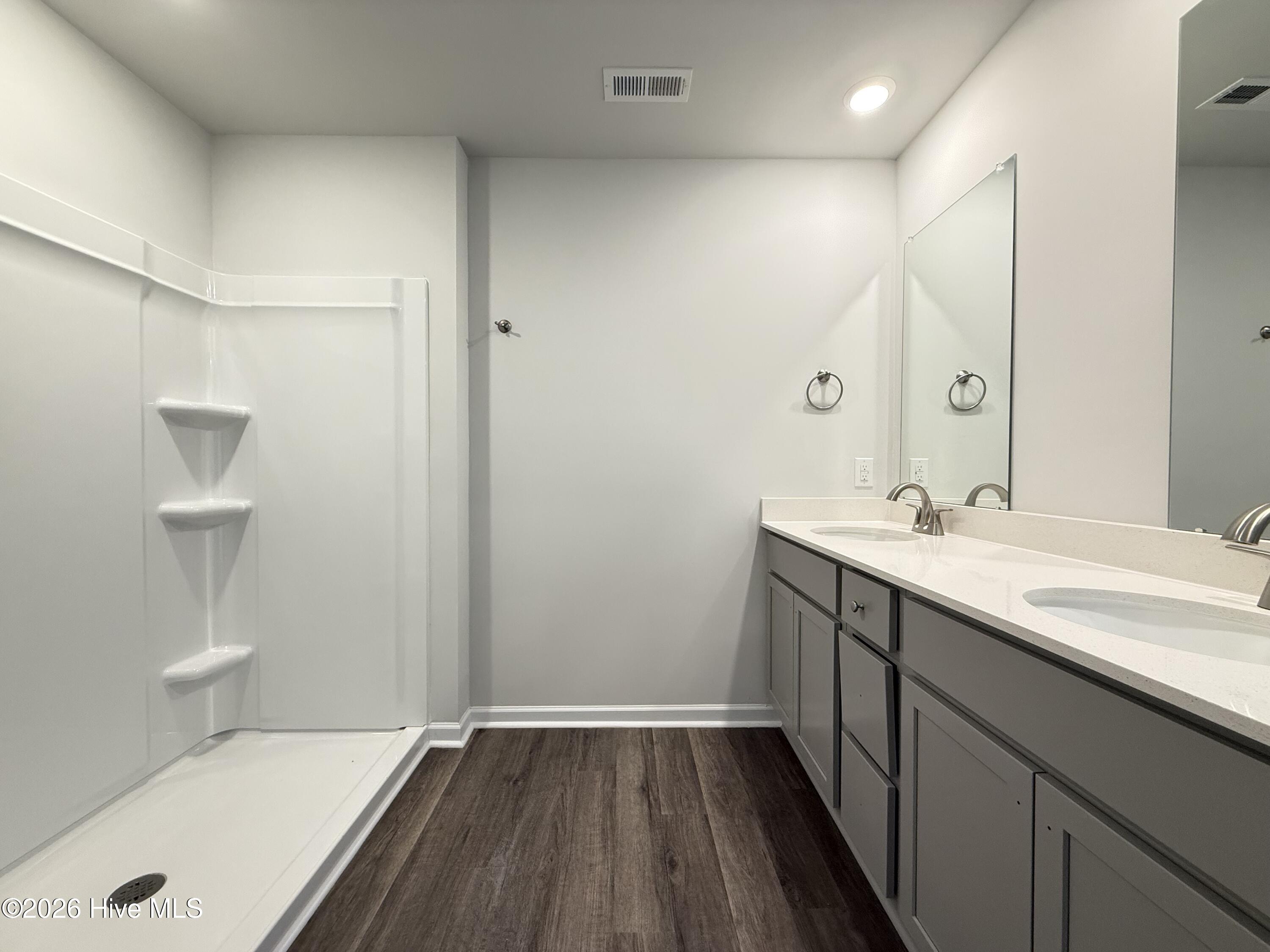 100526305 | Photo 31