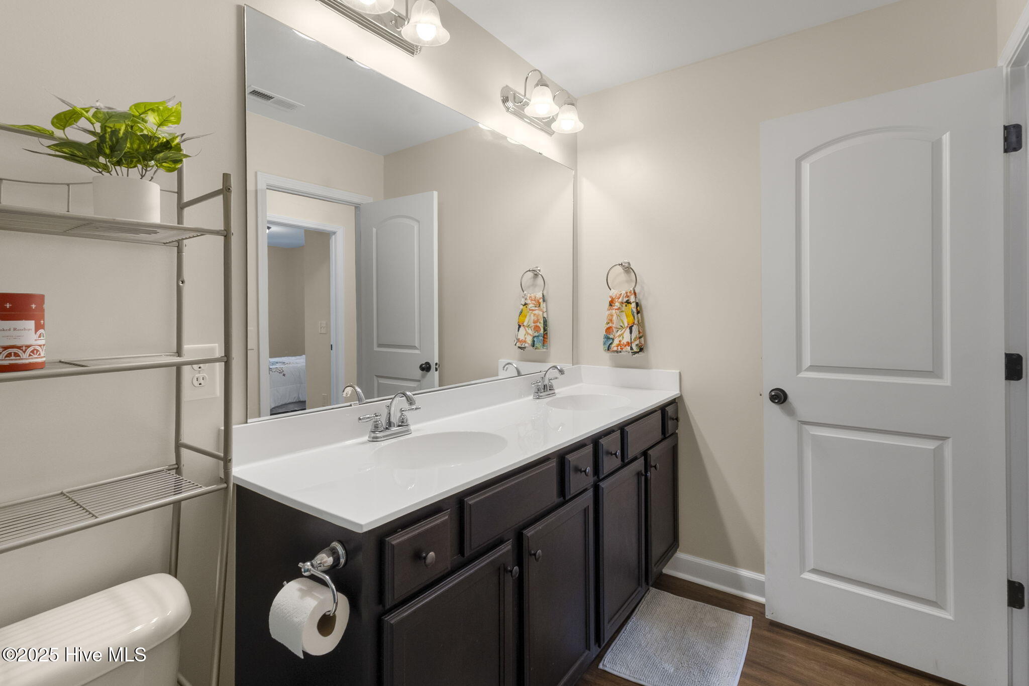 100538262 | Photo 29