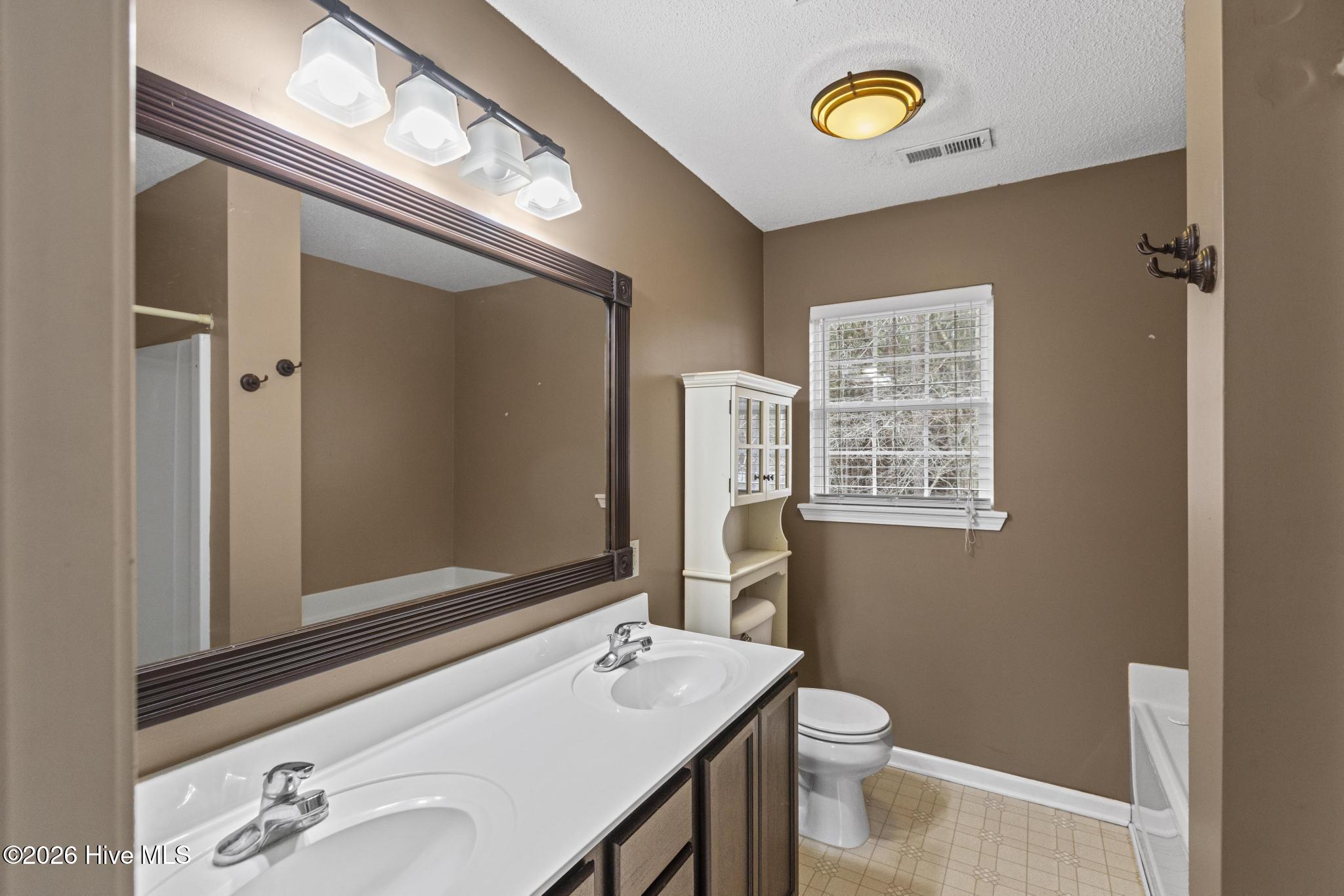 100556616 | Photo 19