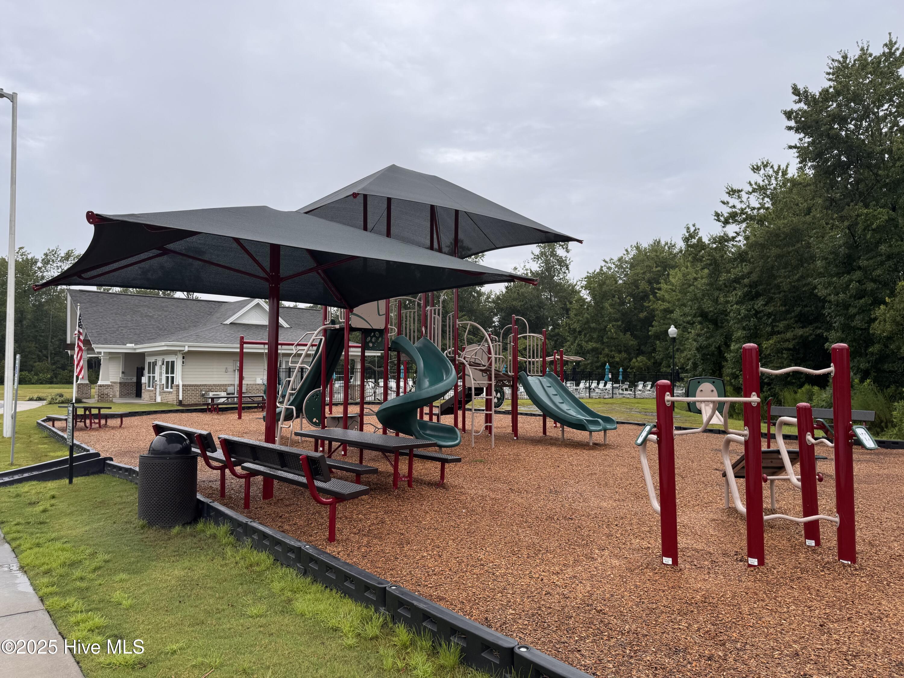 100561165 | Photo 29