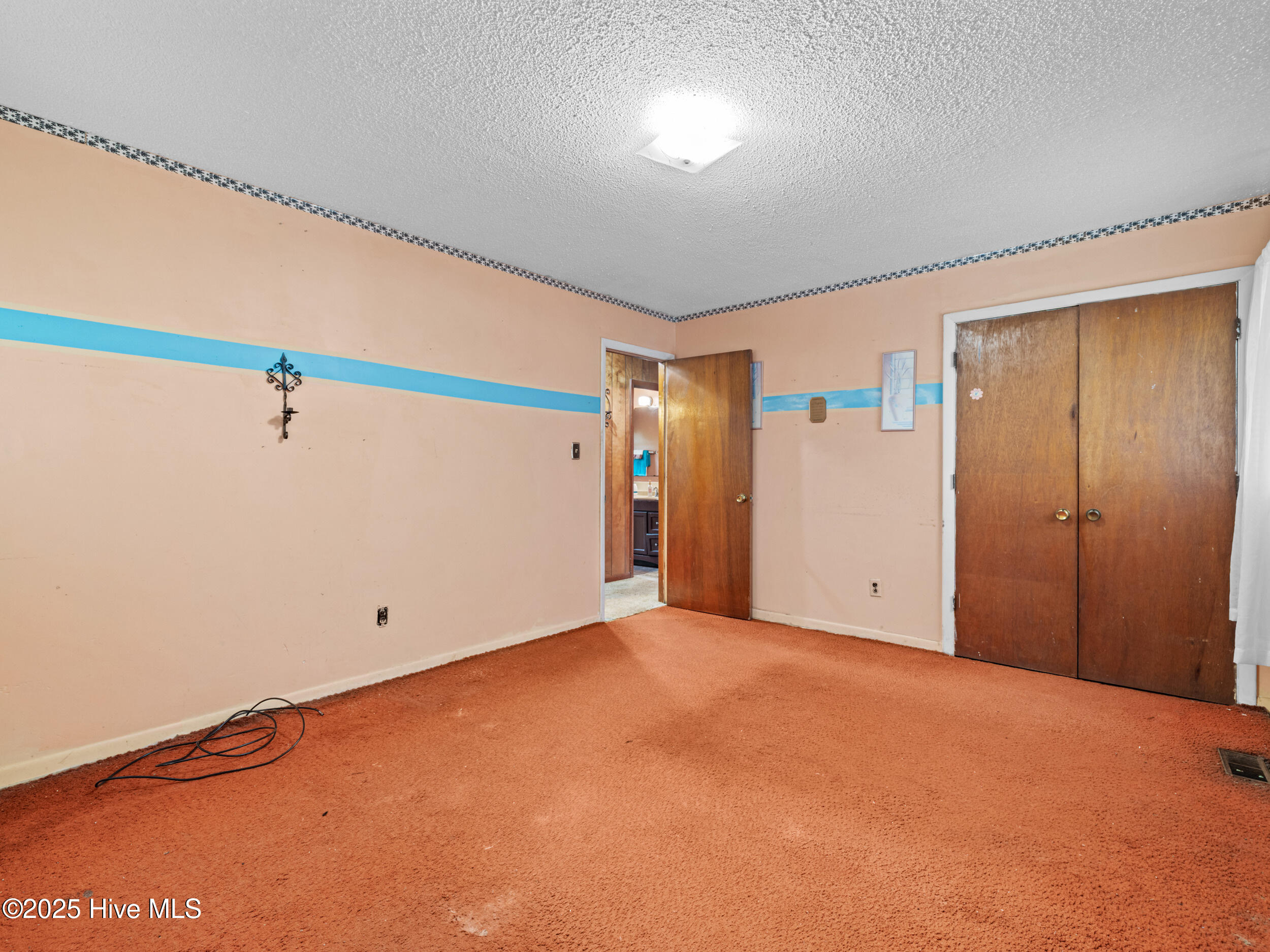 100524273 | Photo 23