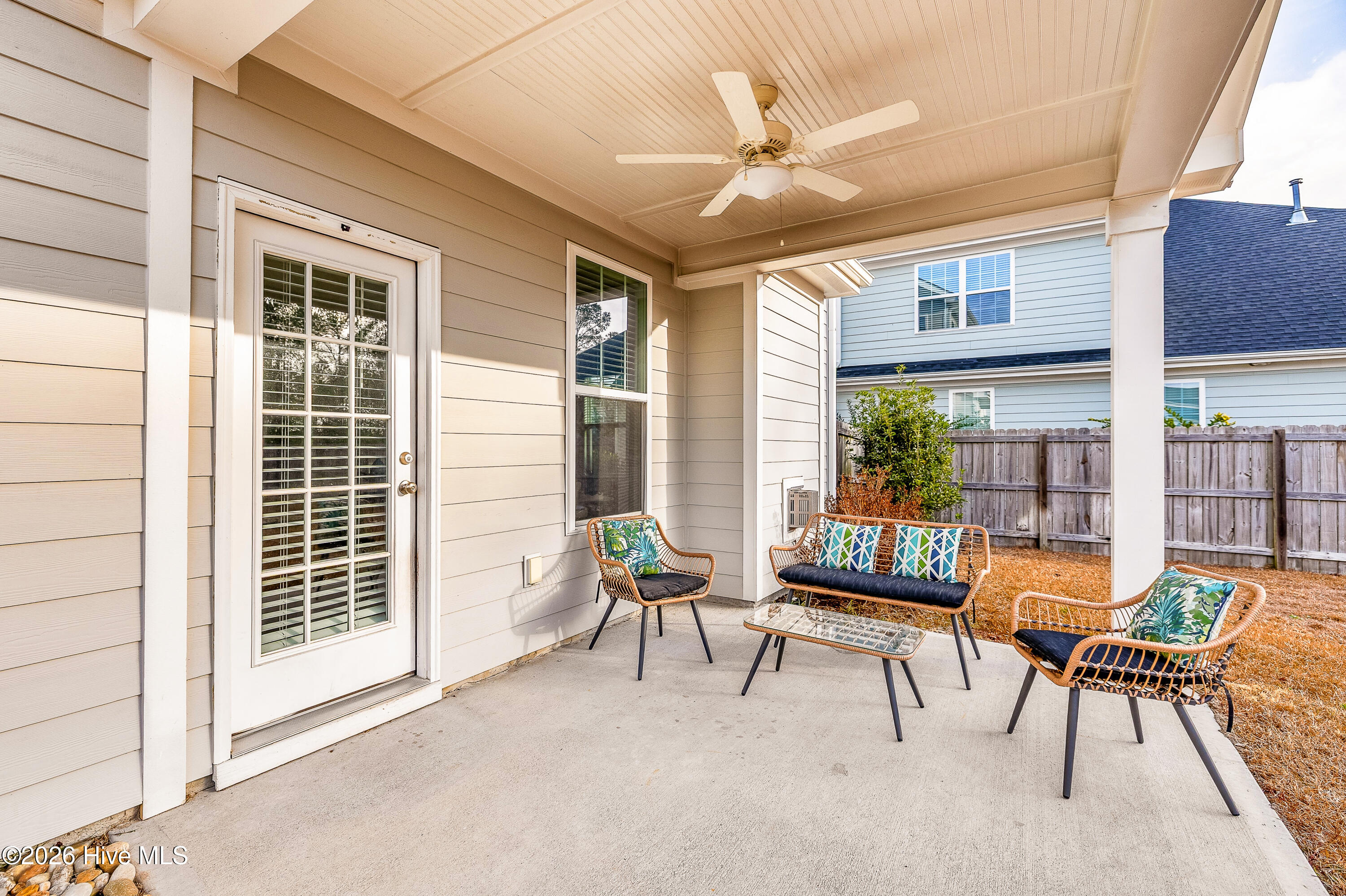 100548253 | Photo 44