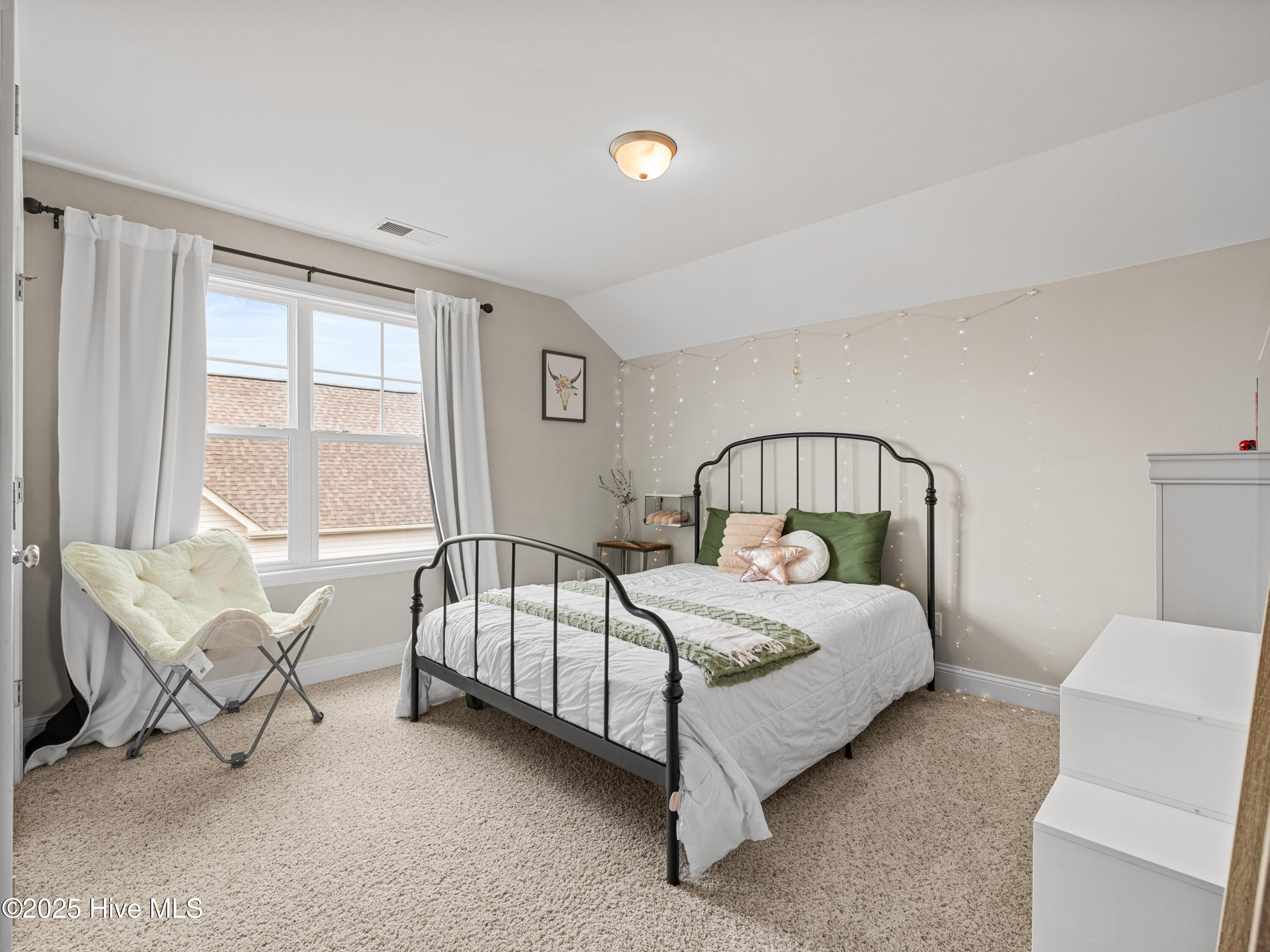 100535765 | Photo 60