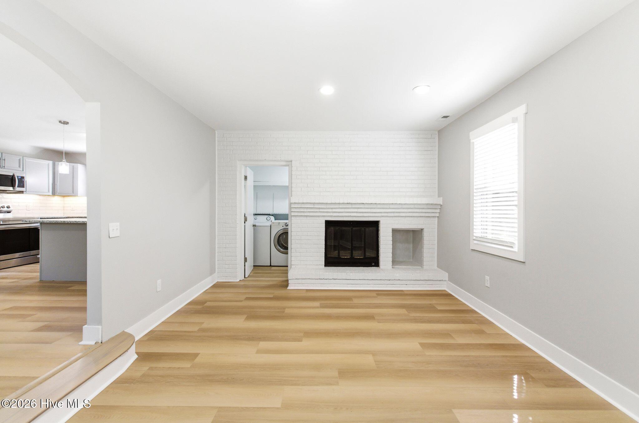 100564209 | Photo 18