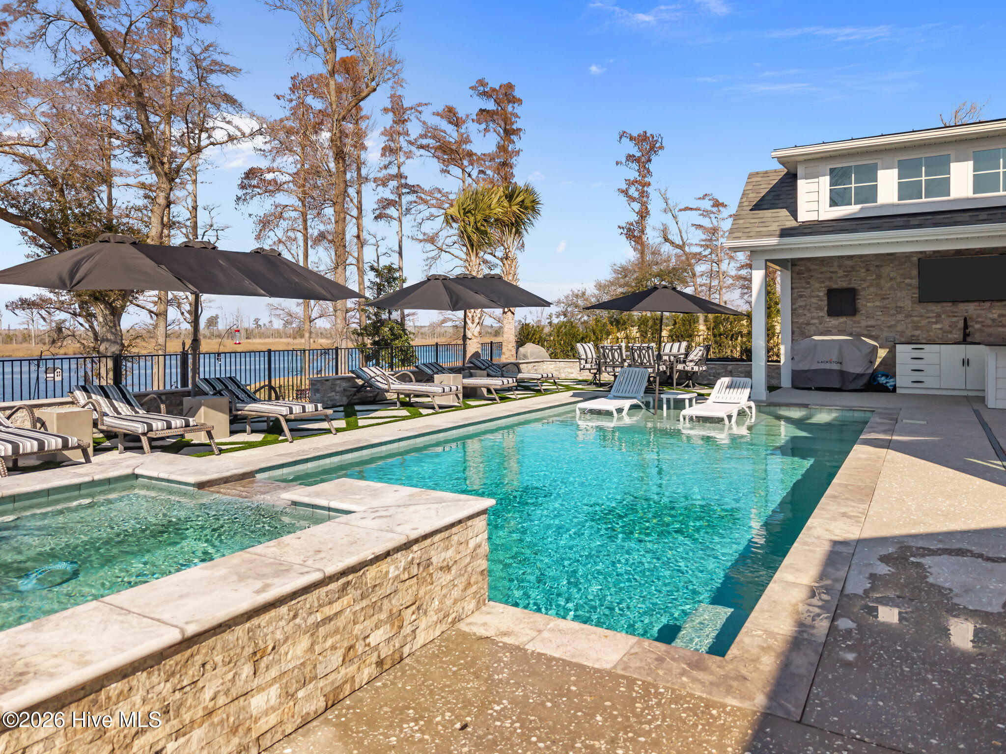 100554448 | Photo 49