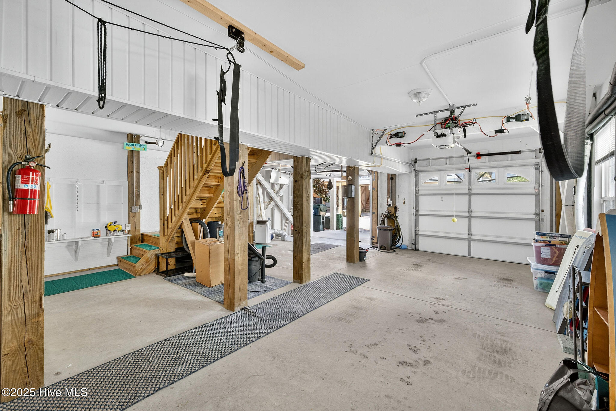 100533834 | Photo 45