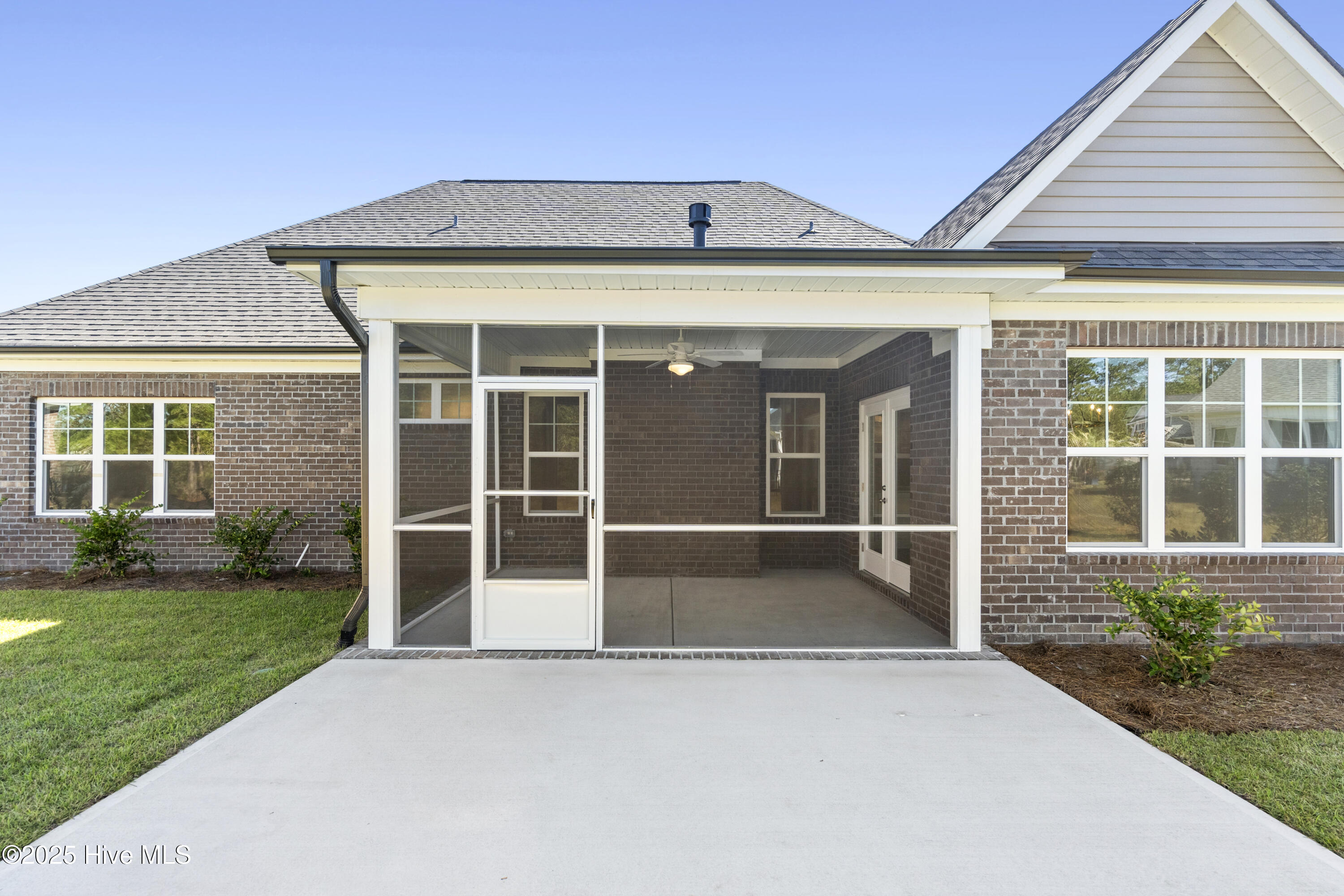 100515288 | Photo 38