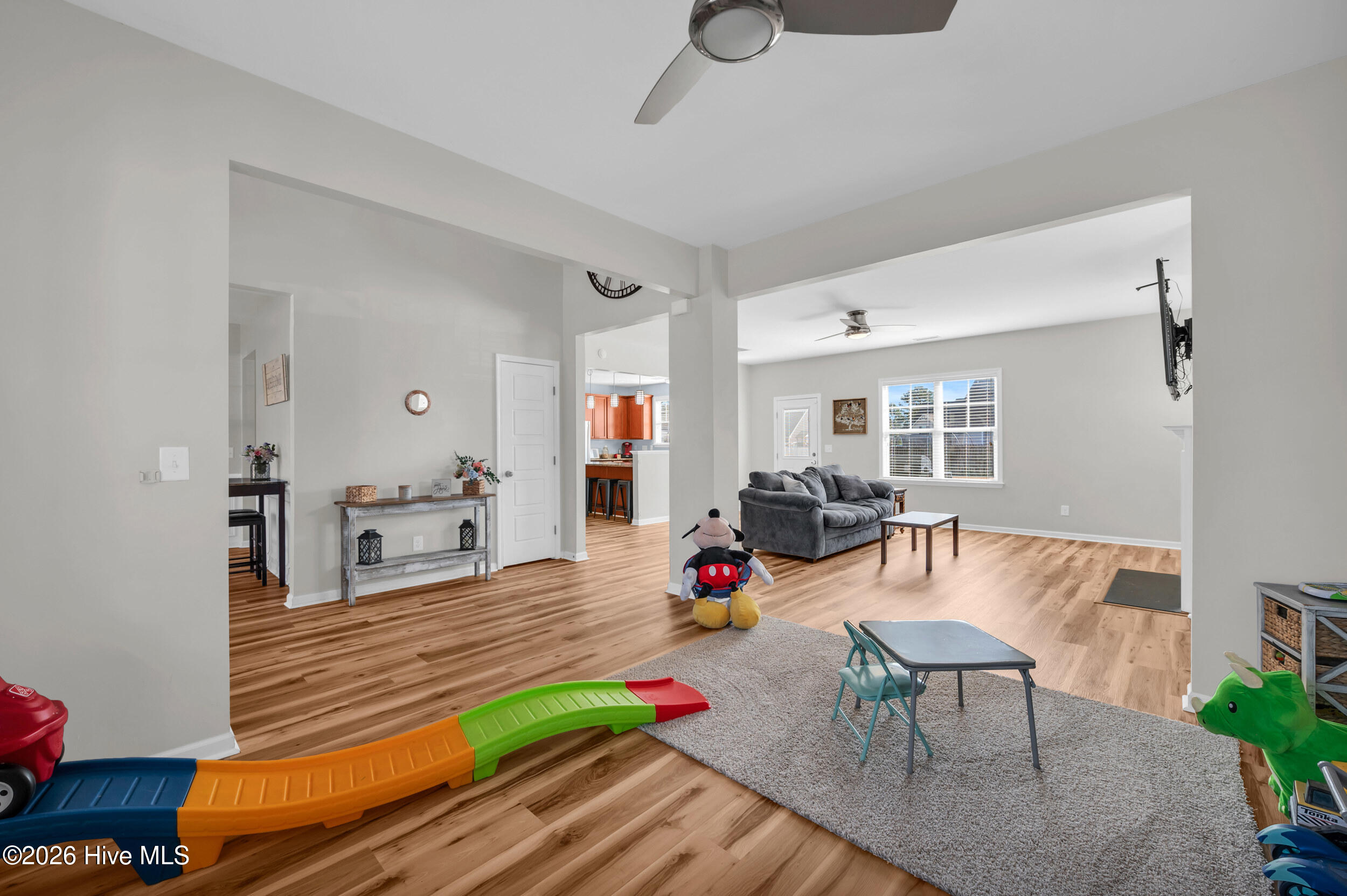 100550798 | Photo 13