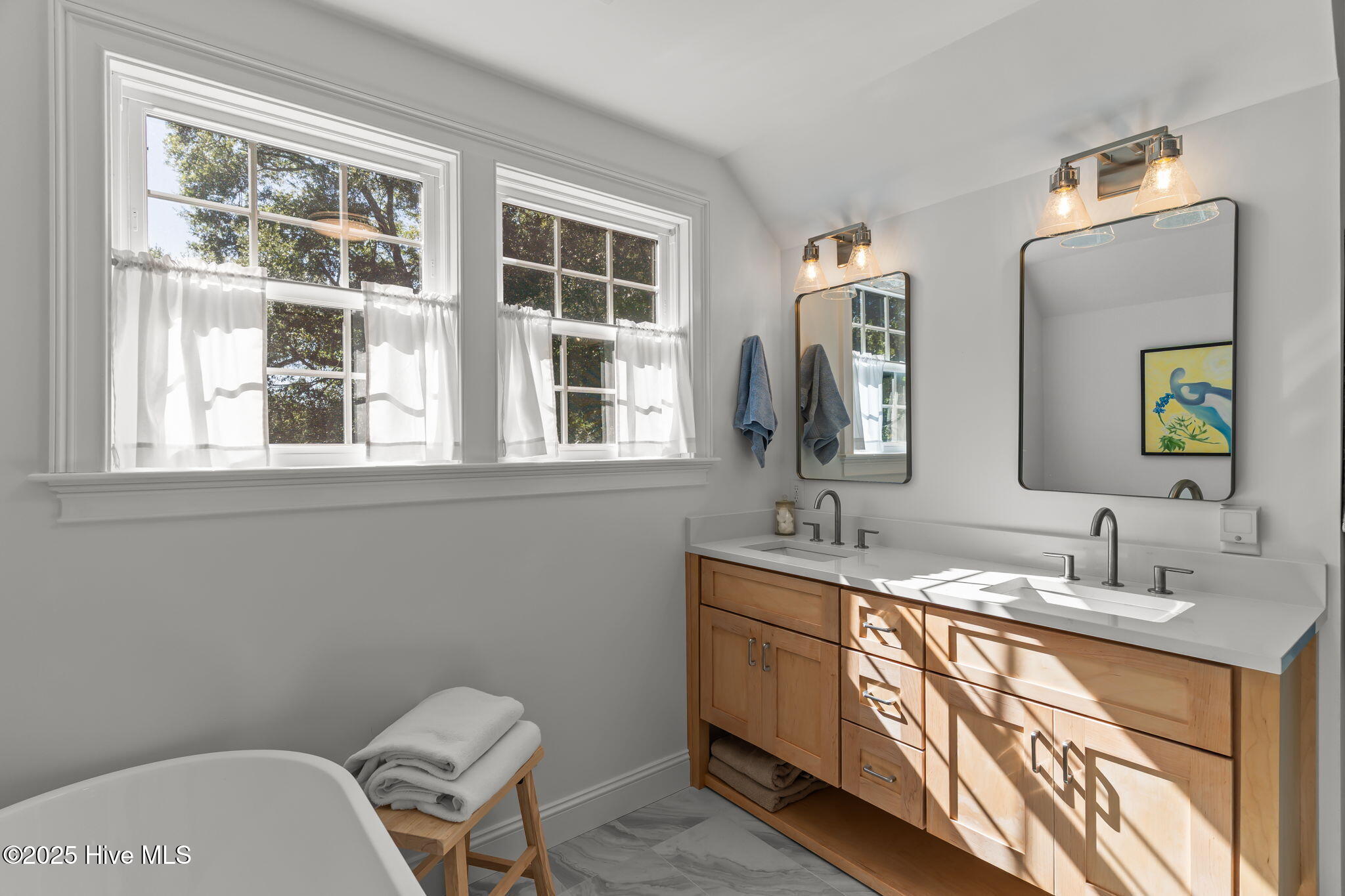 100538166 | Photo 39