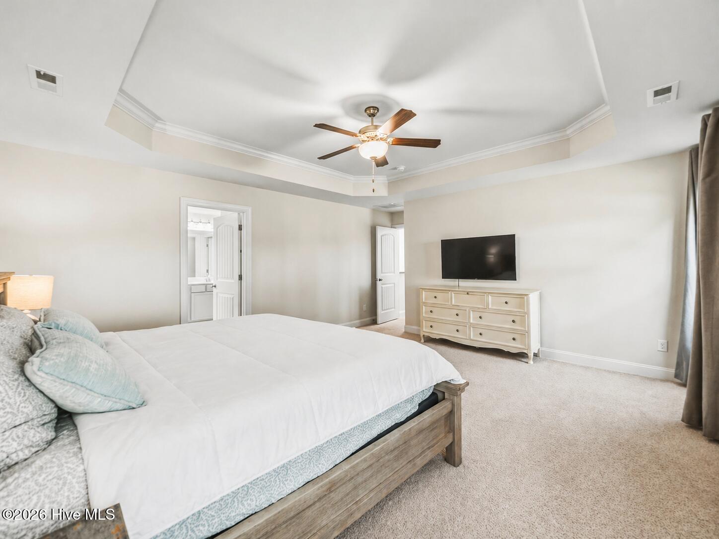 100570227 | Photo 29