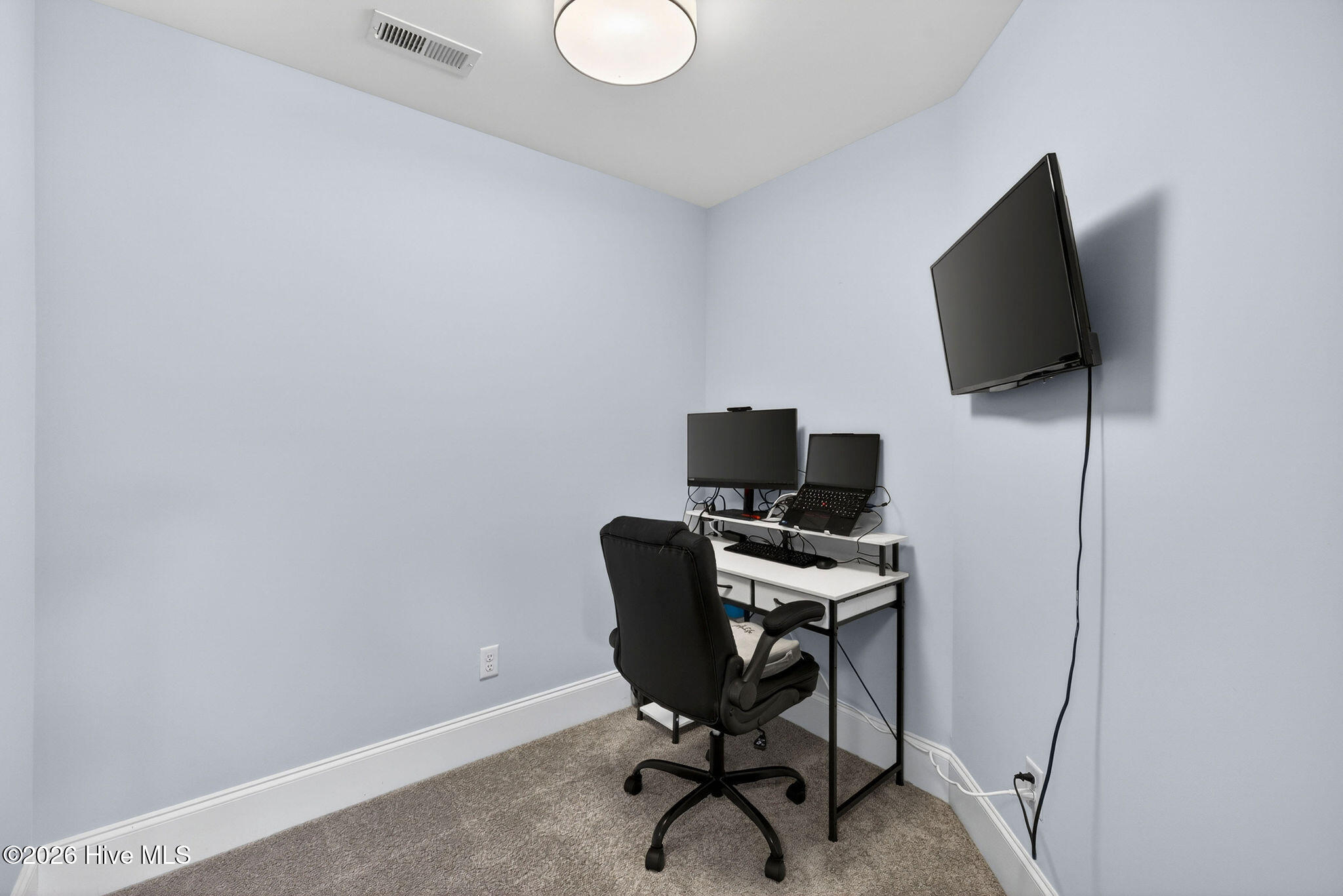 100570587 | Photo 23