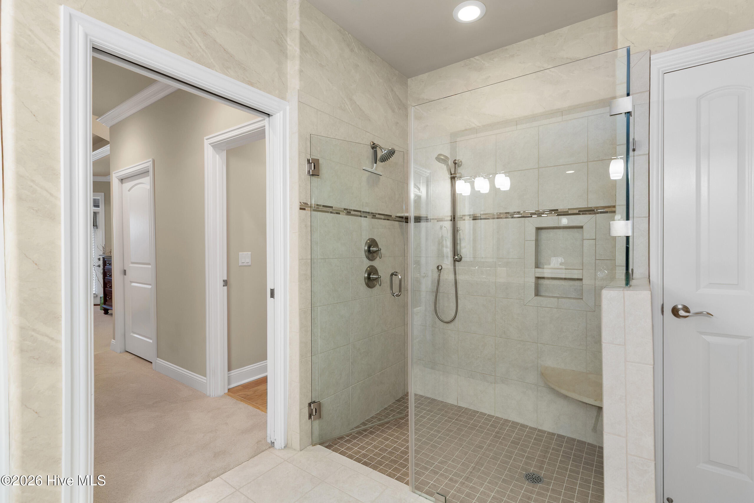 100567107 | Photo 26