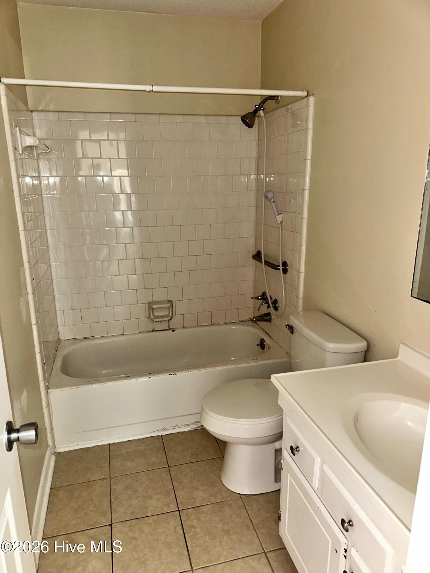 100568099 | Photo 11