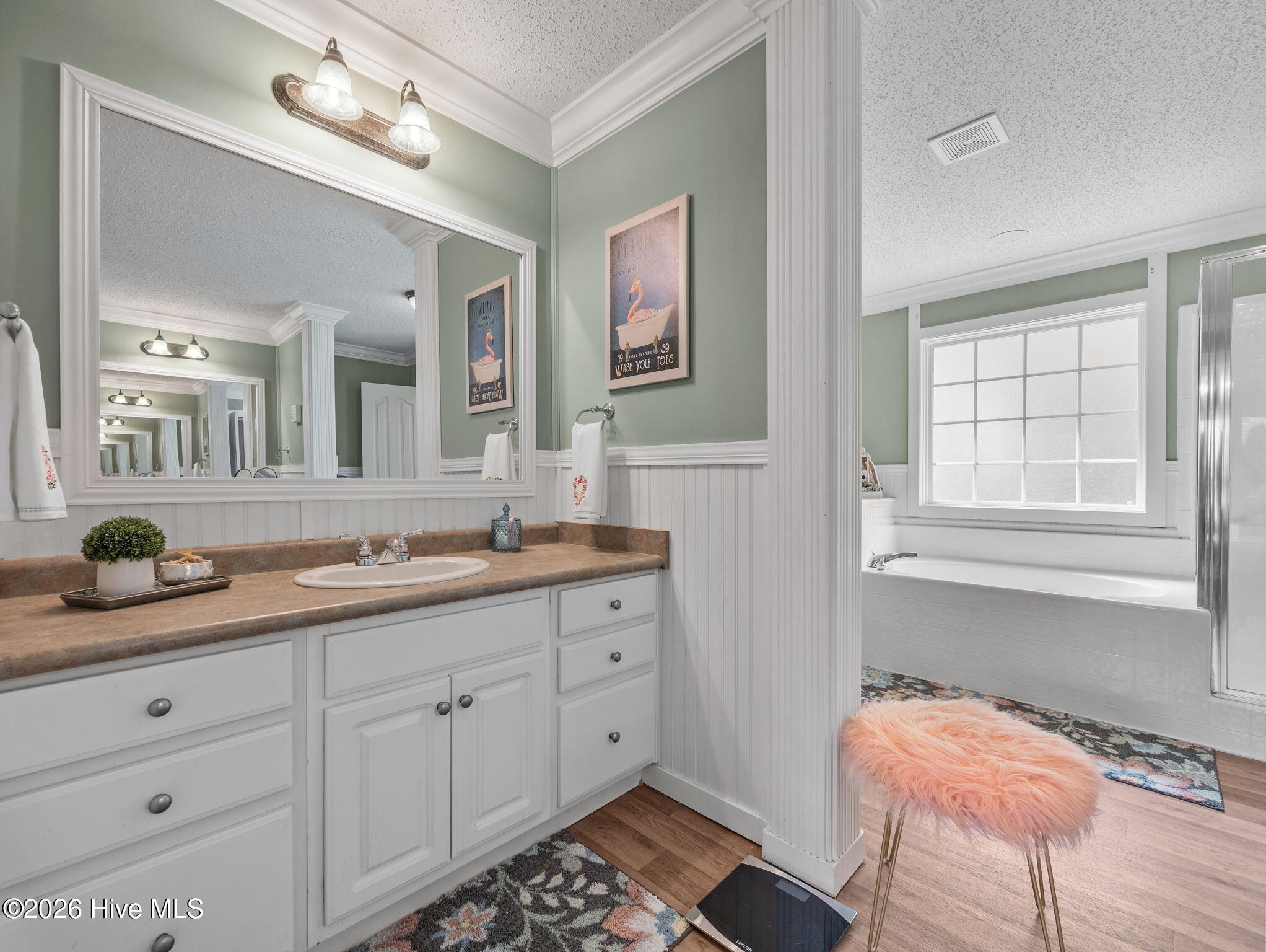 100566211 | Photo 11