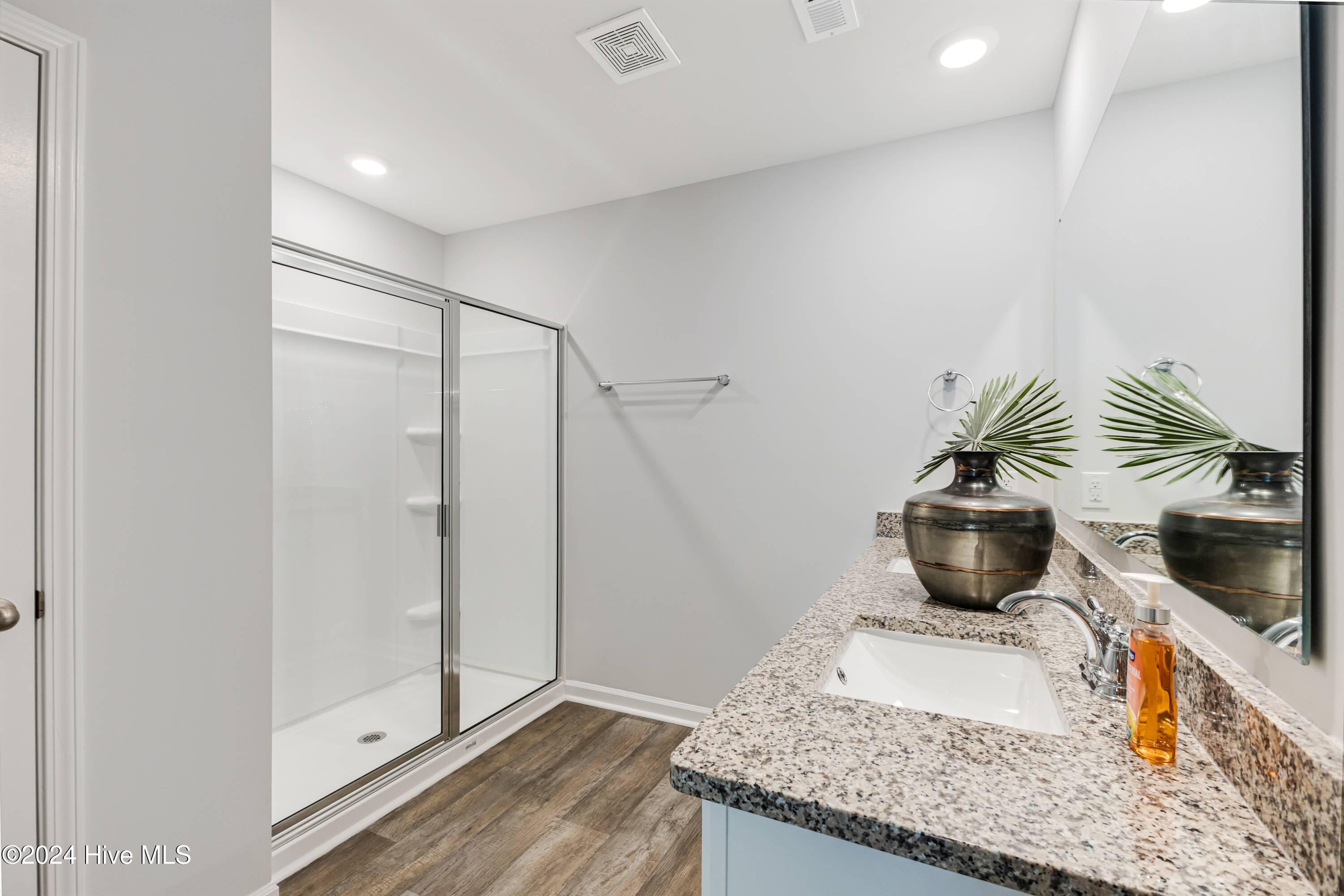 100546473 | Photo 10