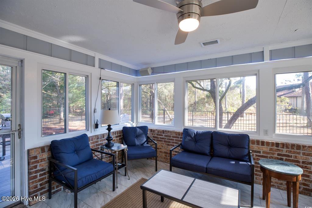 100548080 | Photo 12