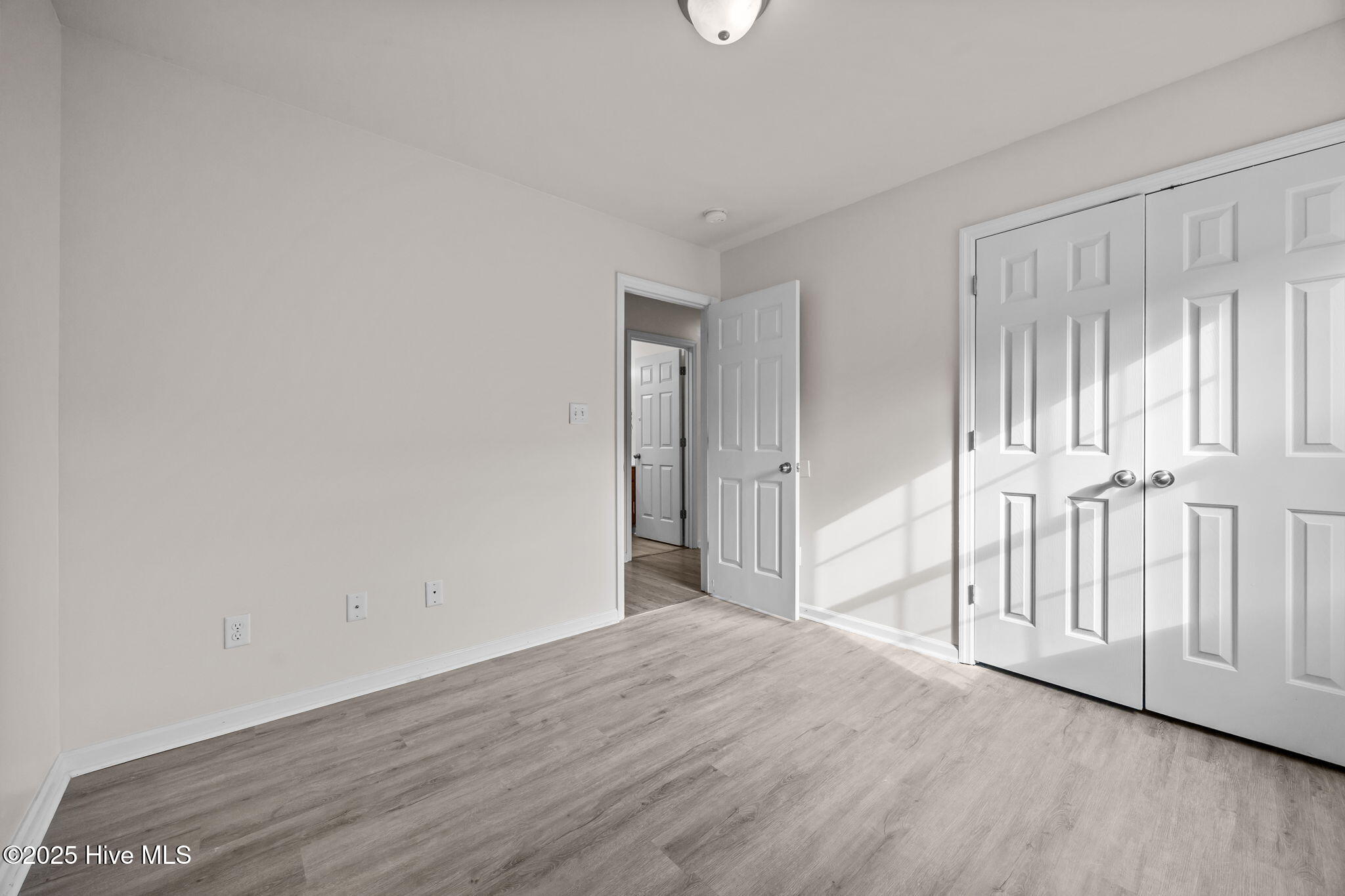 100545906 | Photo 14