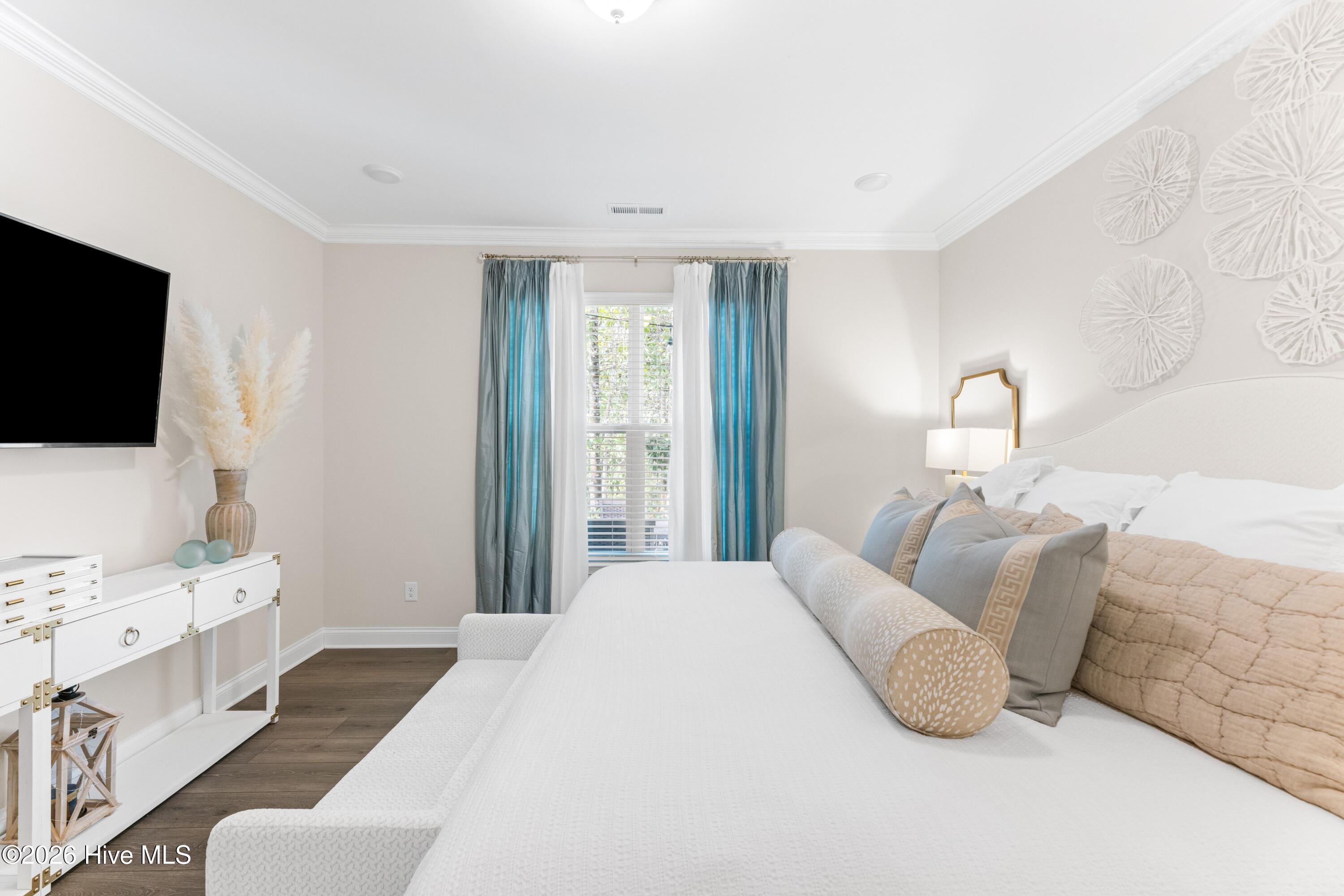 100561079 | Photo 29