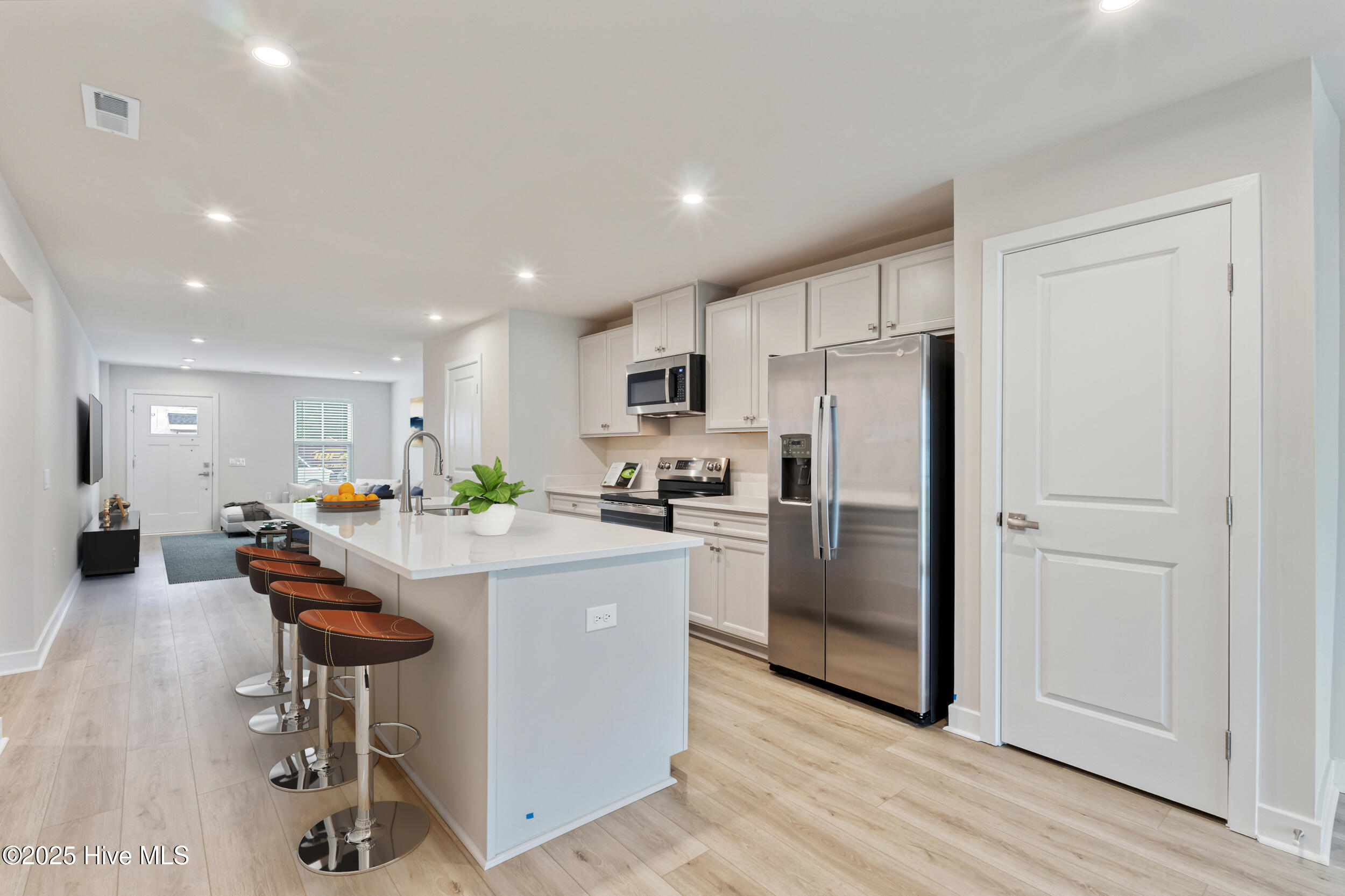 100537228 | Photo 12