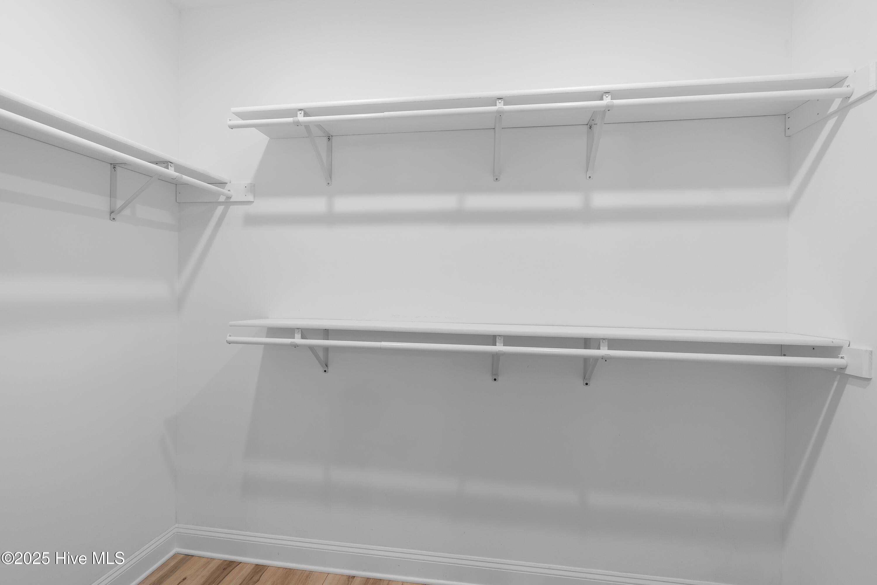 100541024 | Photo 22