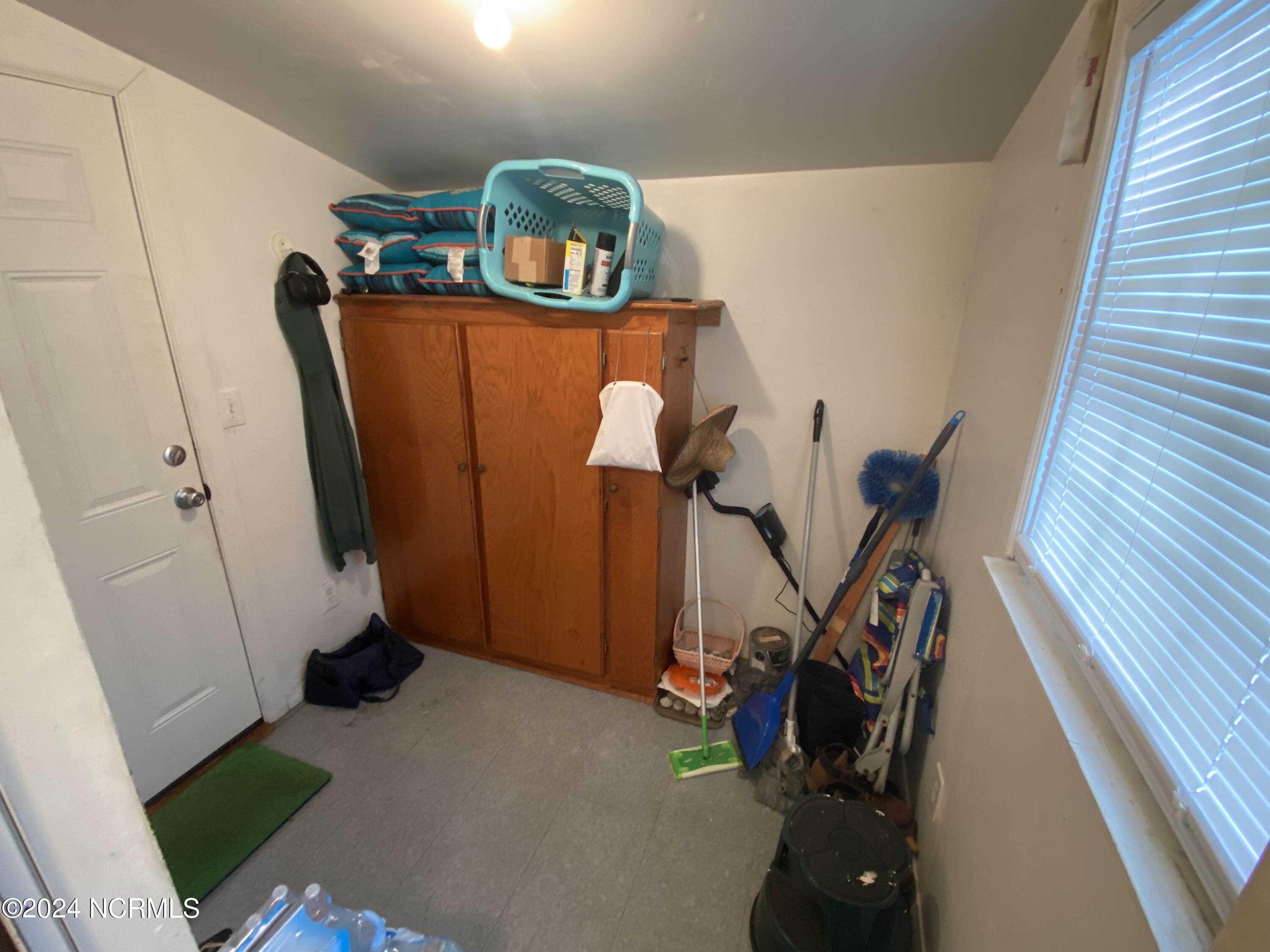 100460932 | Photo 17