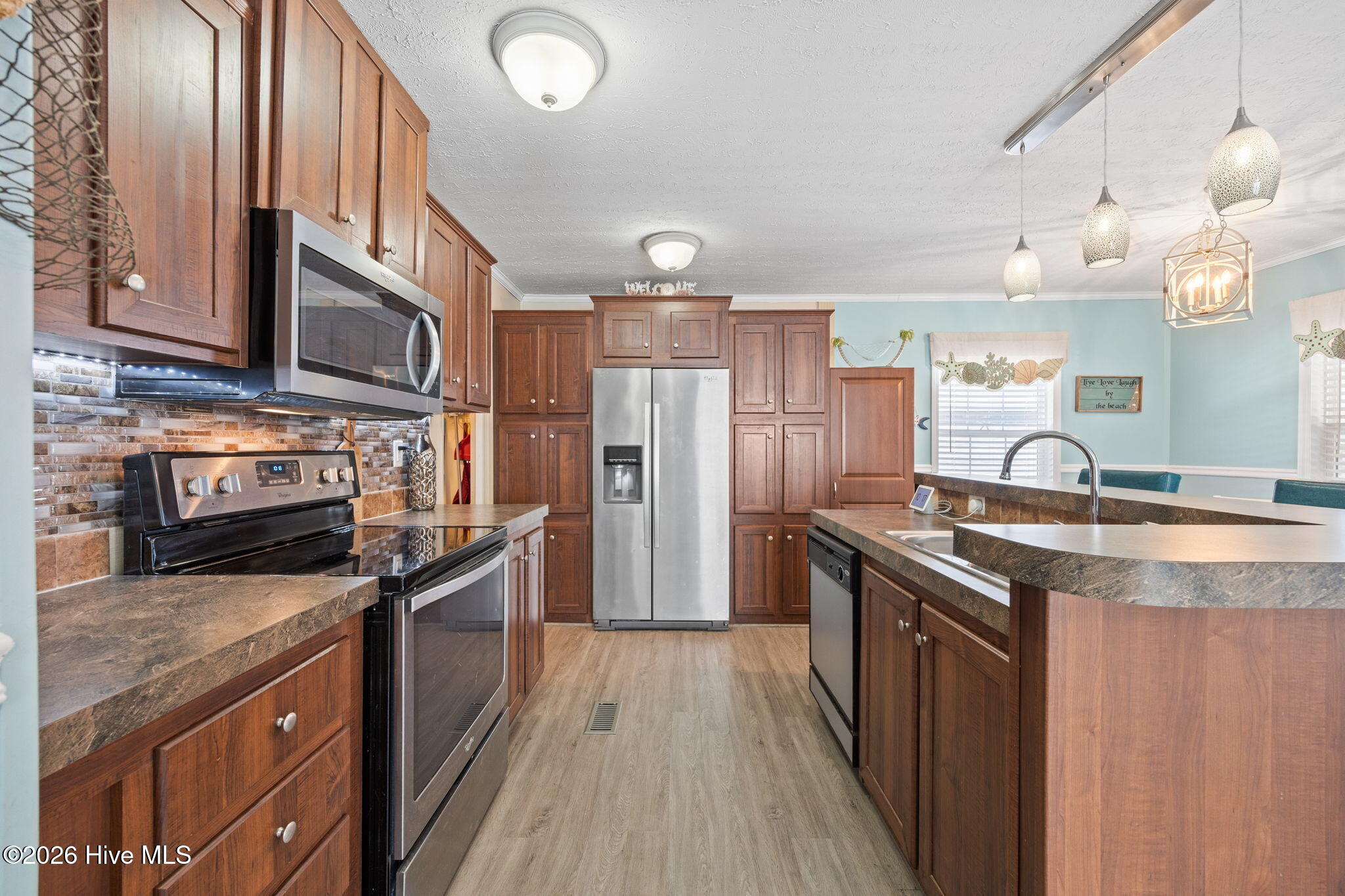 100554450 | Photo 19