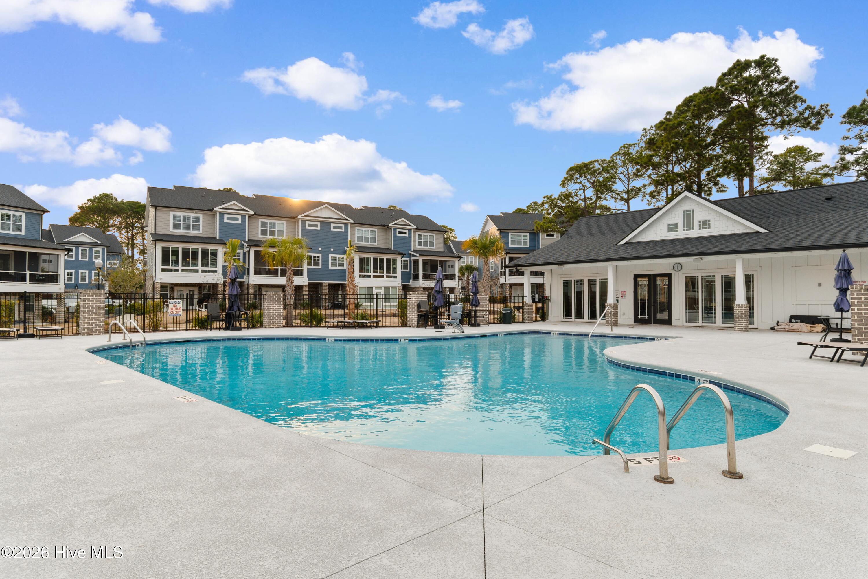 100555426 | Photo 48