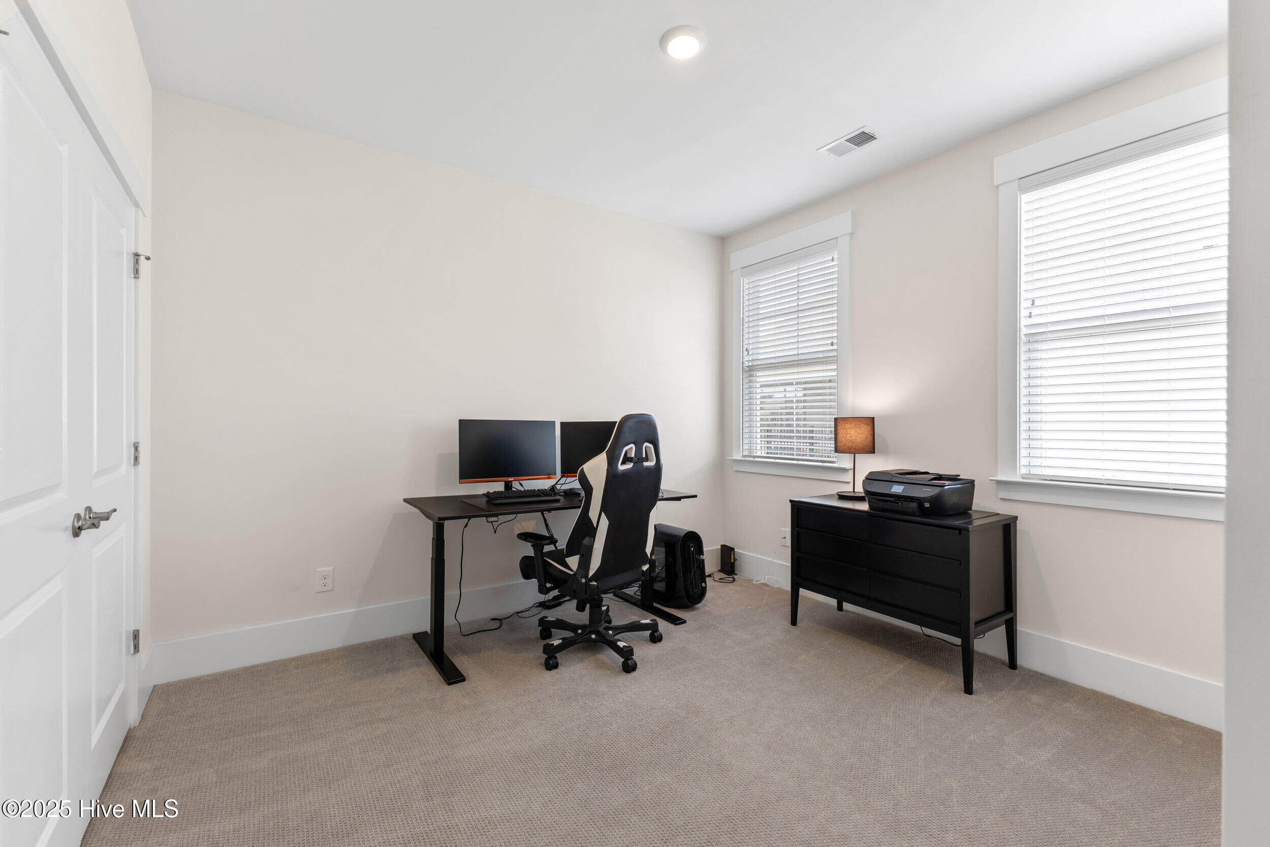 100518034 | Photo 26