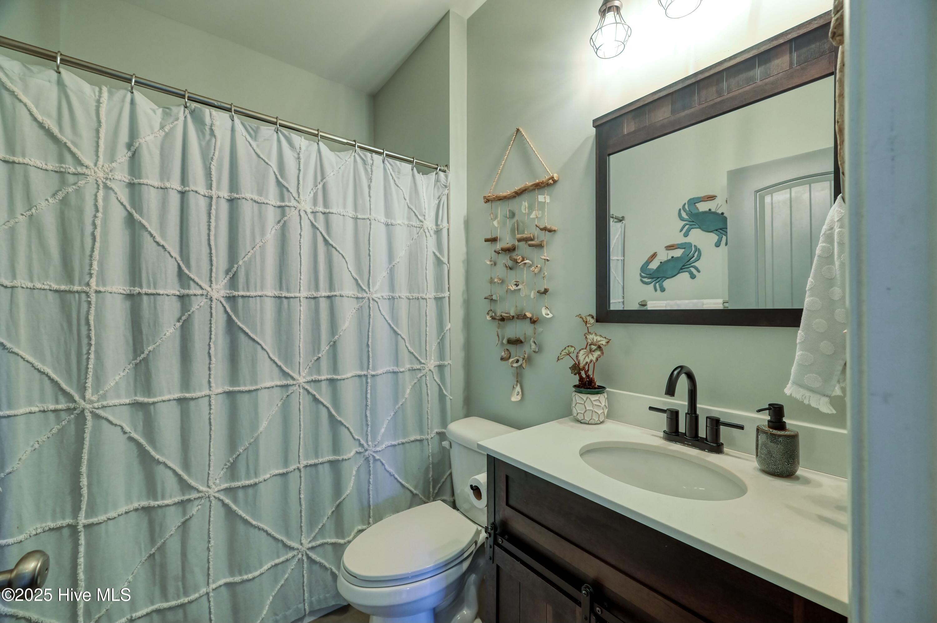 100561132 | Photo 32