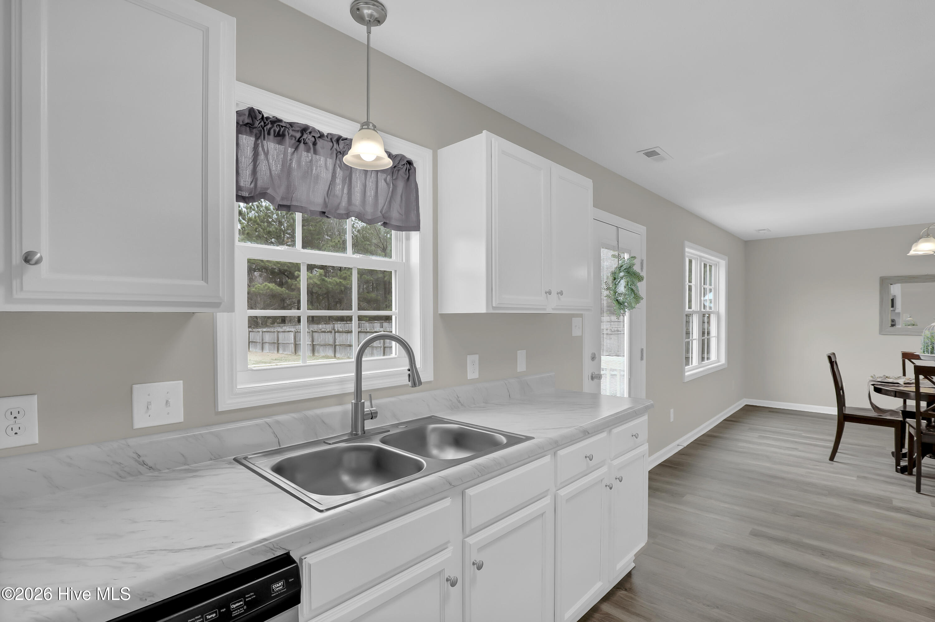 100551911 | Photo 11