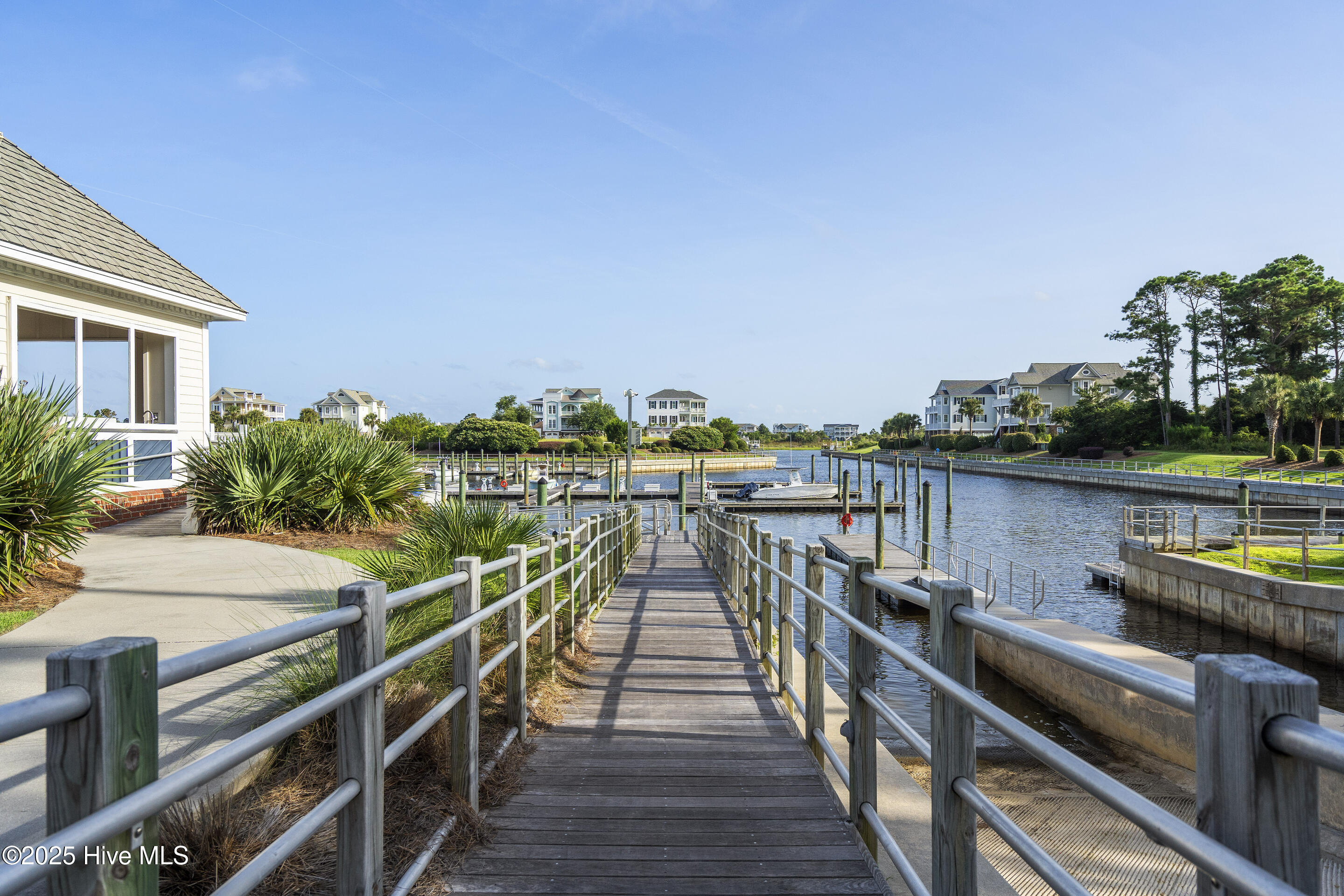 100495133 | Photo 14