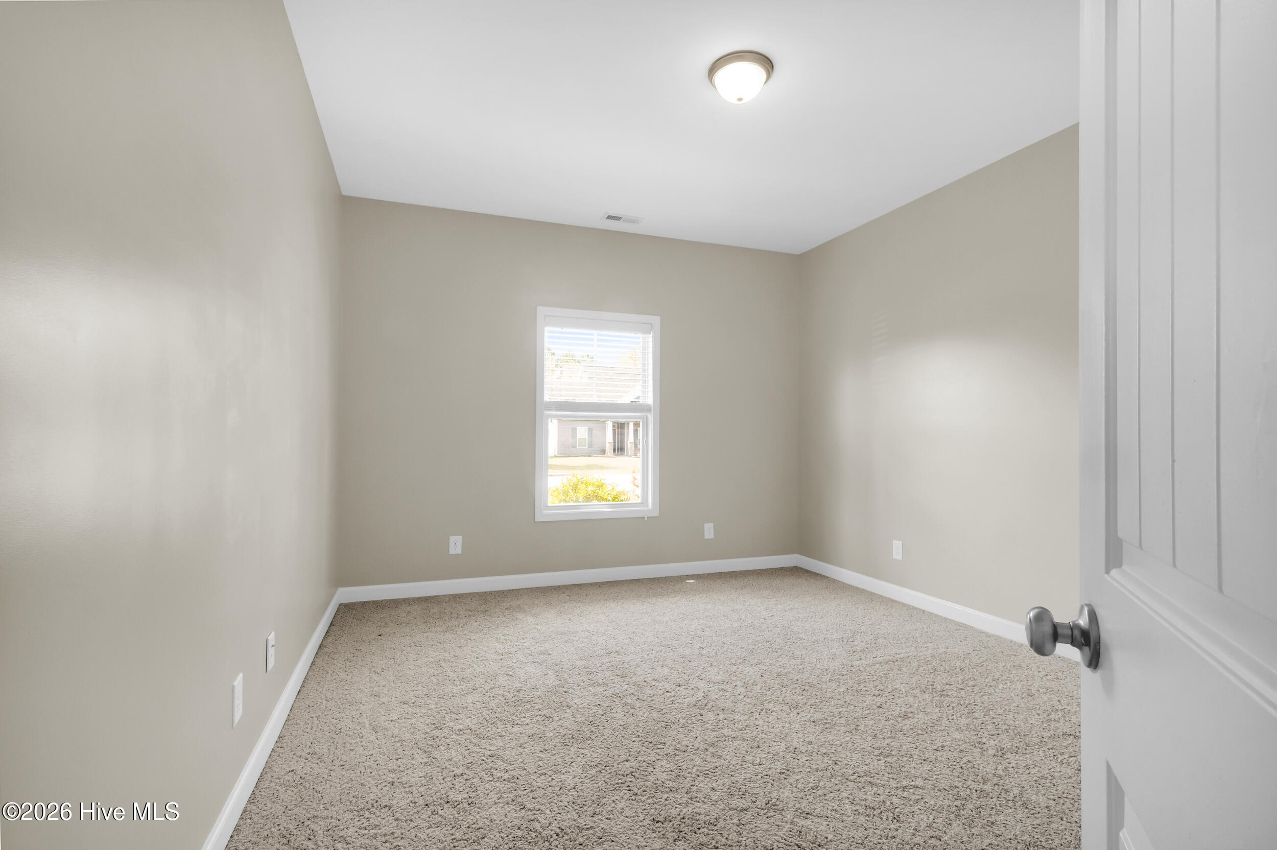 100557134 | Photo 15