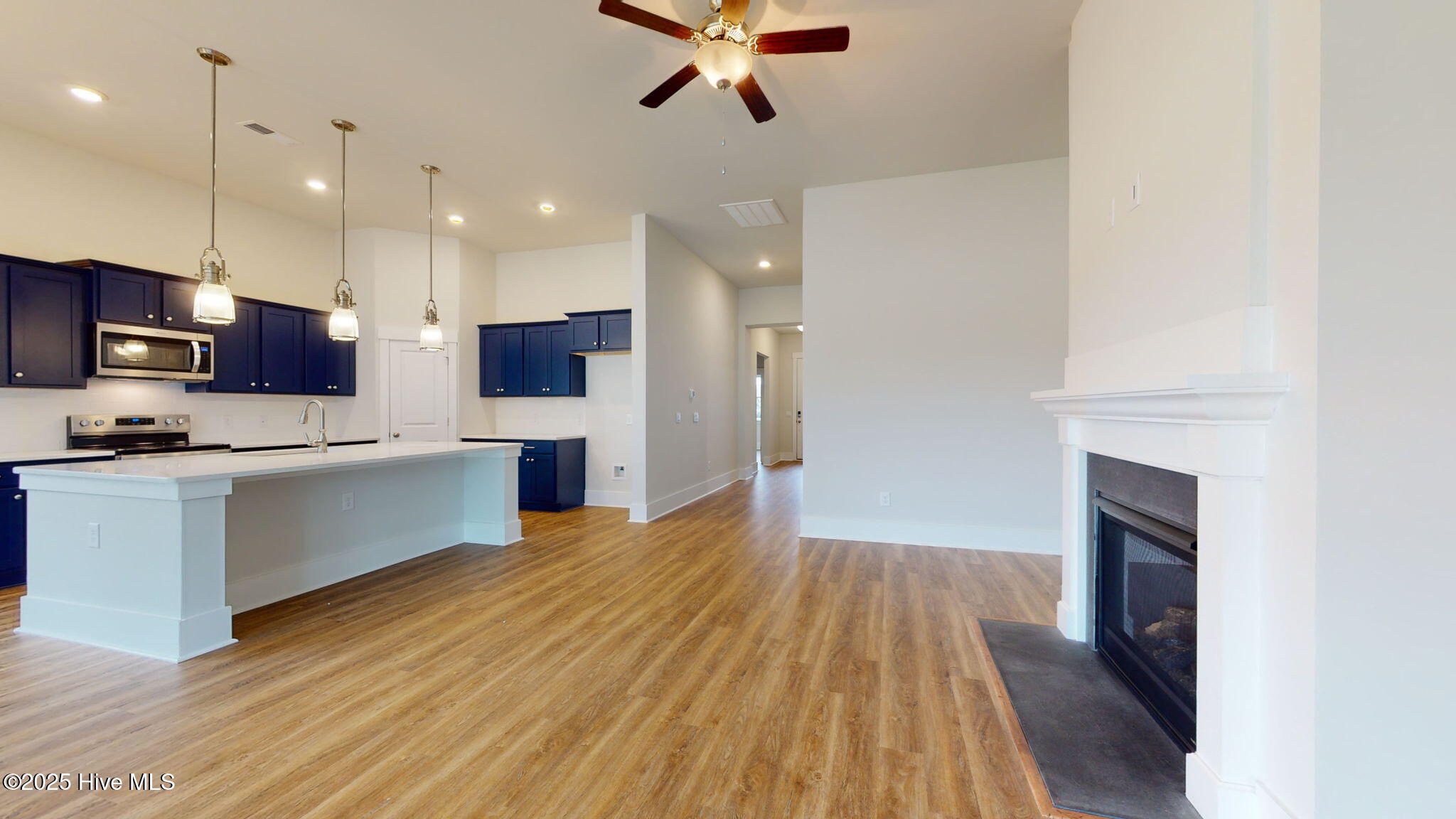 100543683 | Photo 15