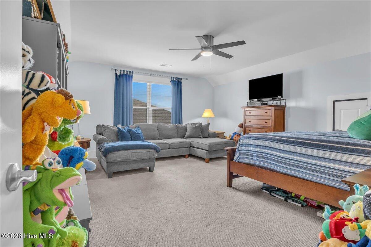 100569276 | Photo 45