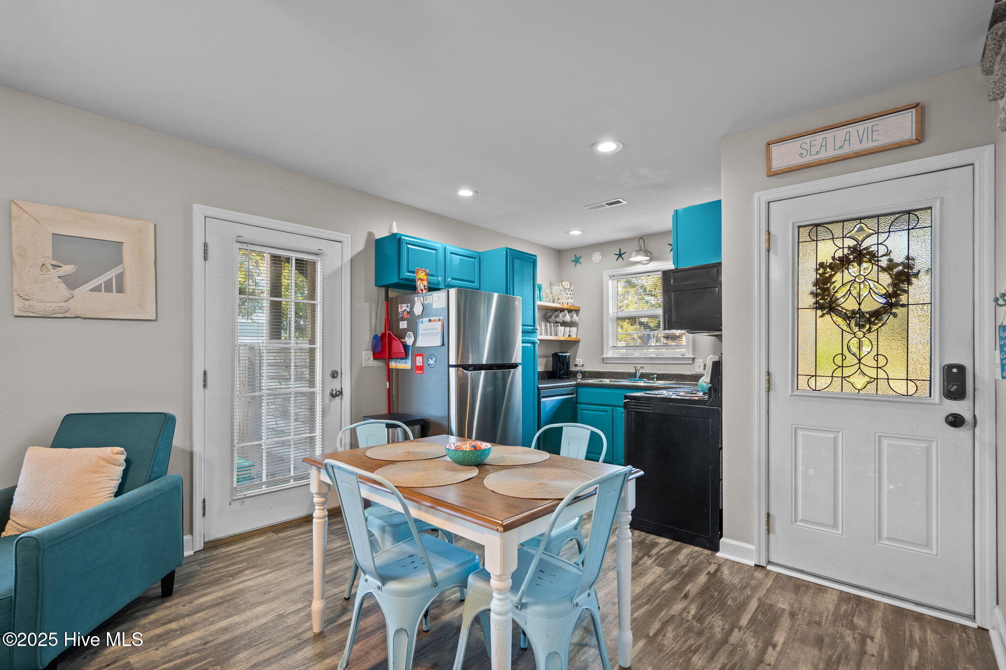 100537146 | Photo 12