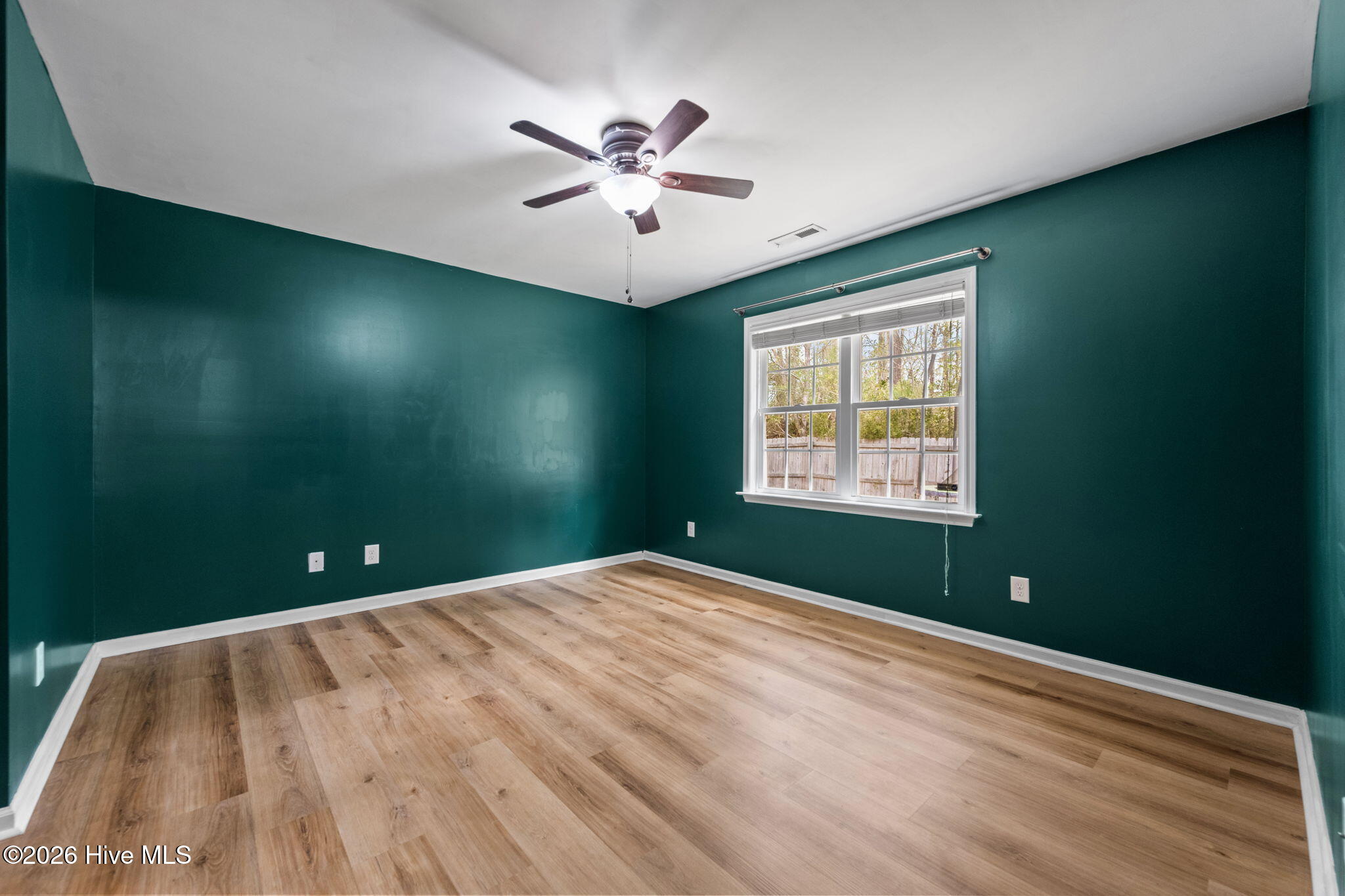 100565061 | Photo 23