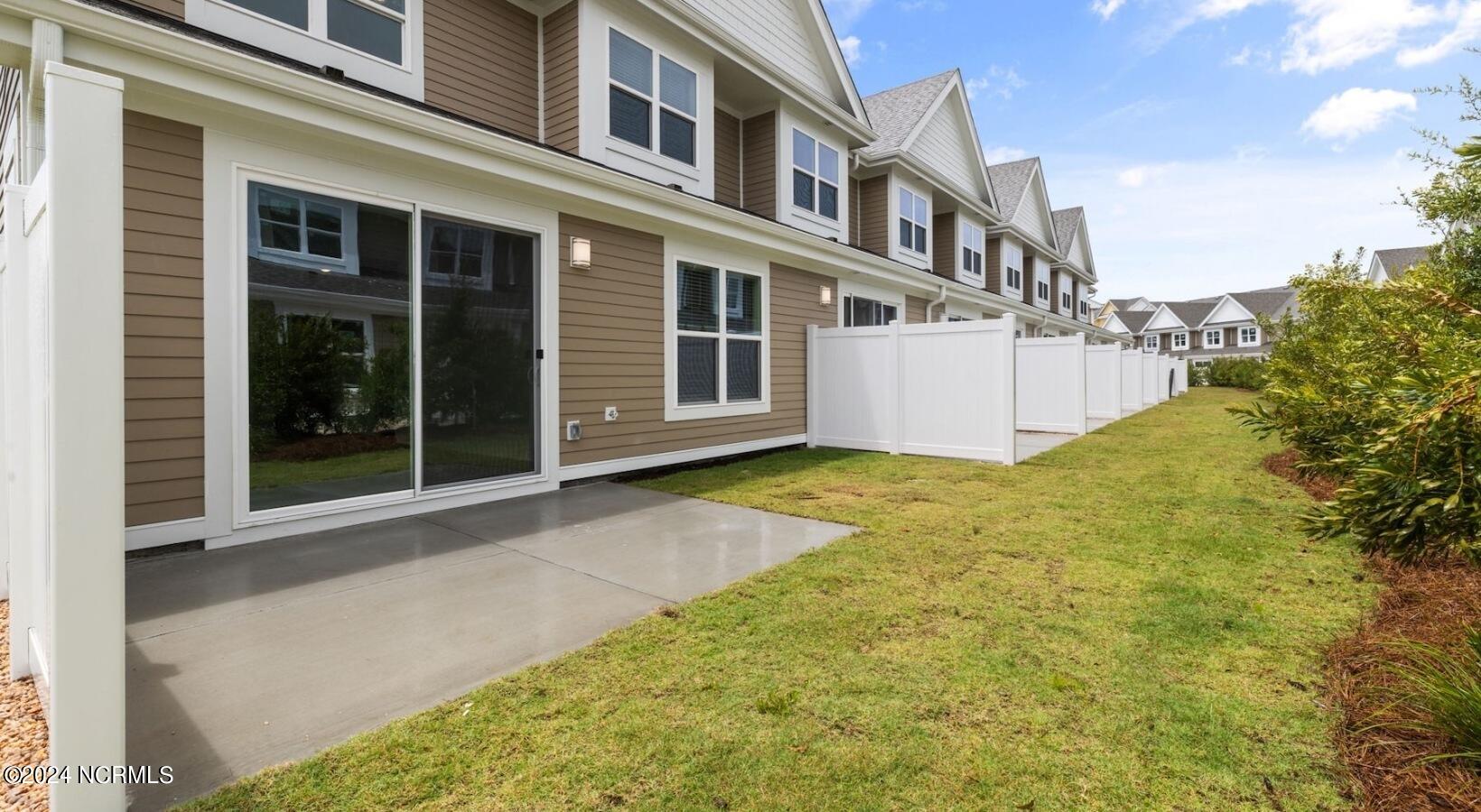 100543621 | Photo 23