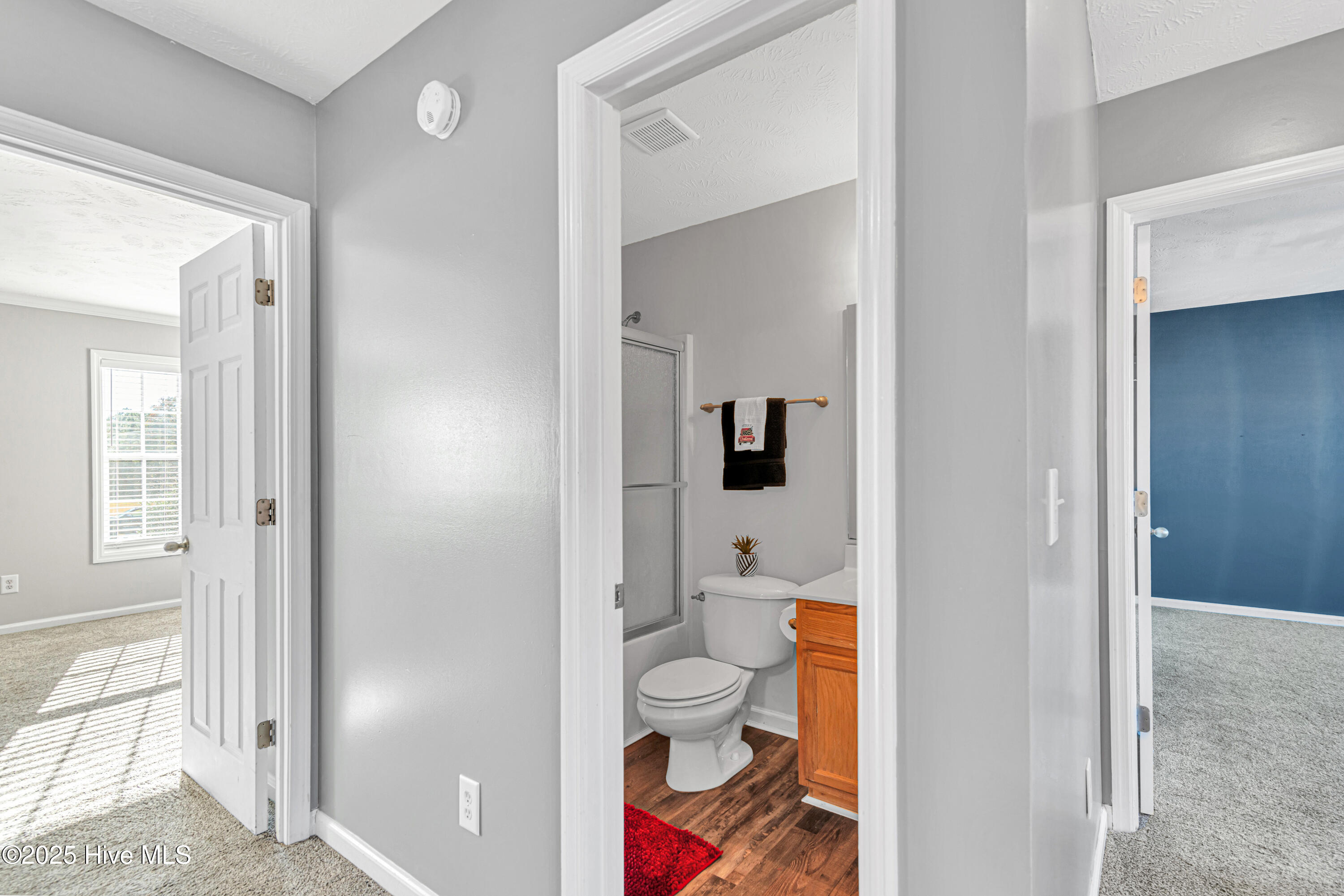 100543275 | Photo 24